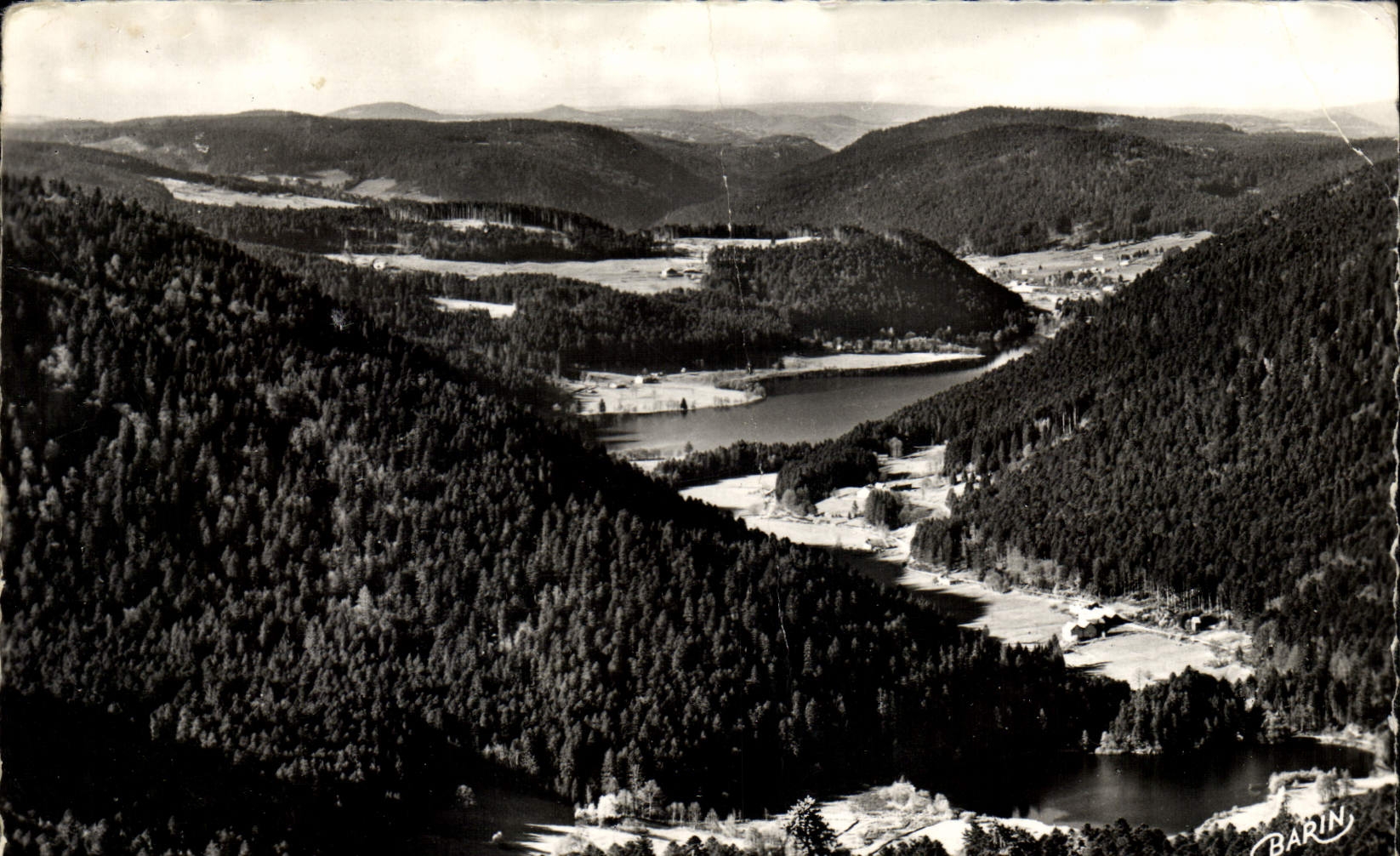 CPM Les Hautes Vosges Environs de Gerardmer La vallee des lacs Retournemer Longemer