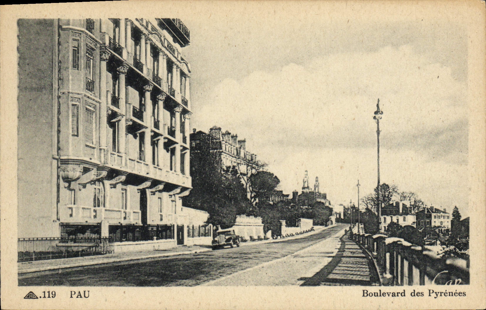 CPA Pau Boulevard Des Pyrenees