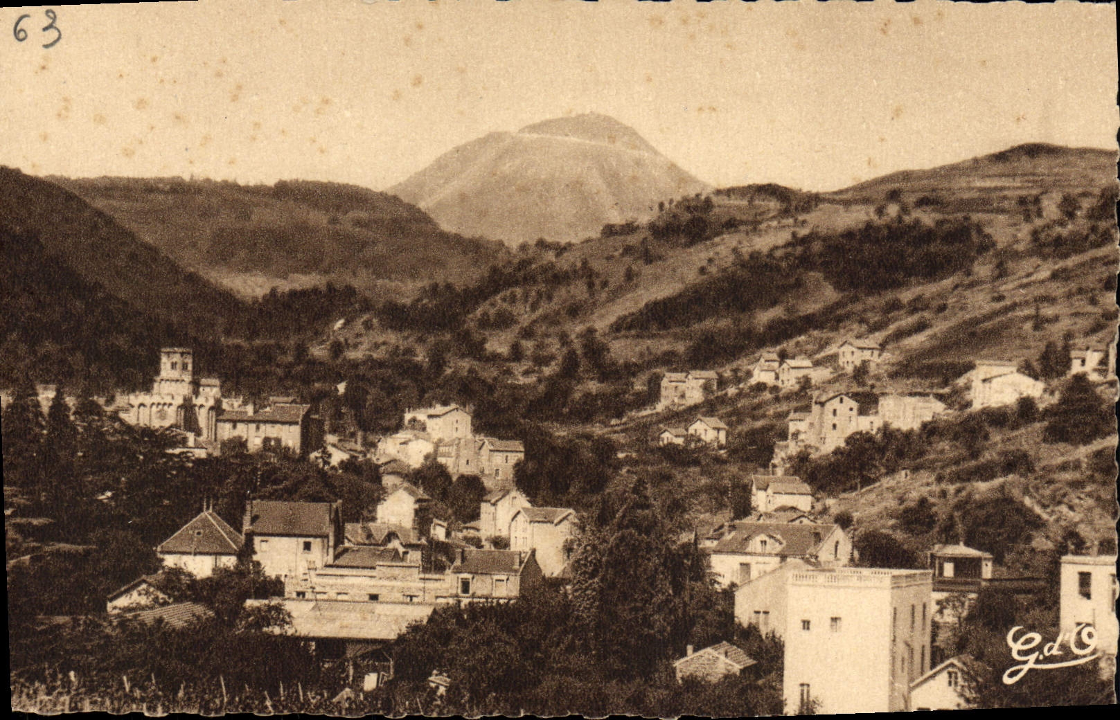VINTAGE POSTCARD Royat and Puy de Dome