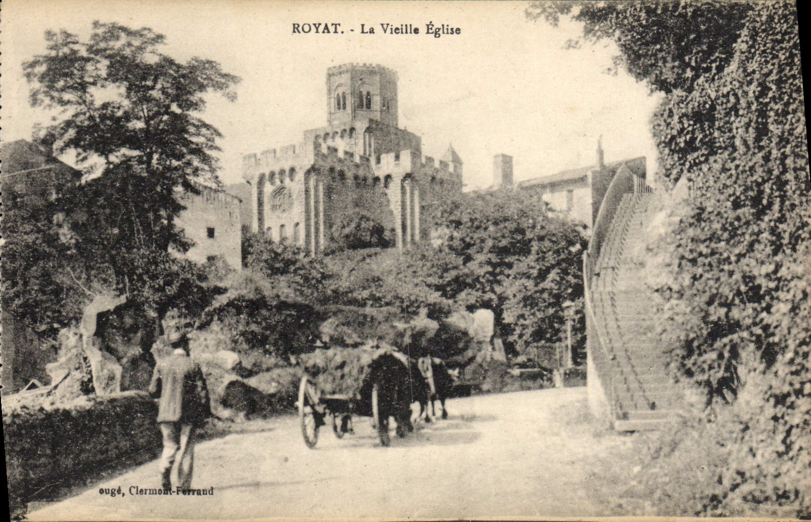VINTAGE POSTCARD Royat the Old Church Coach