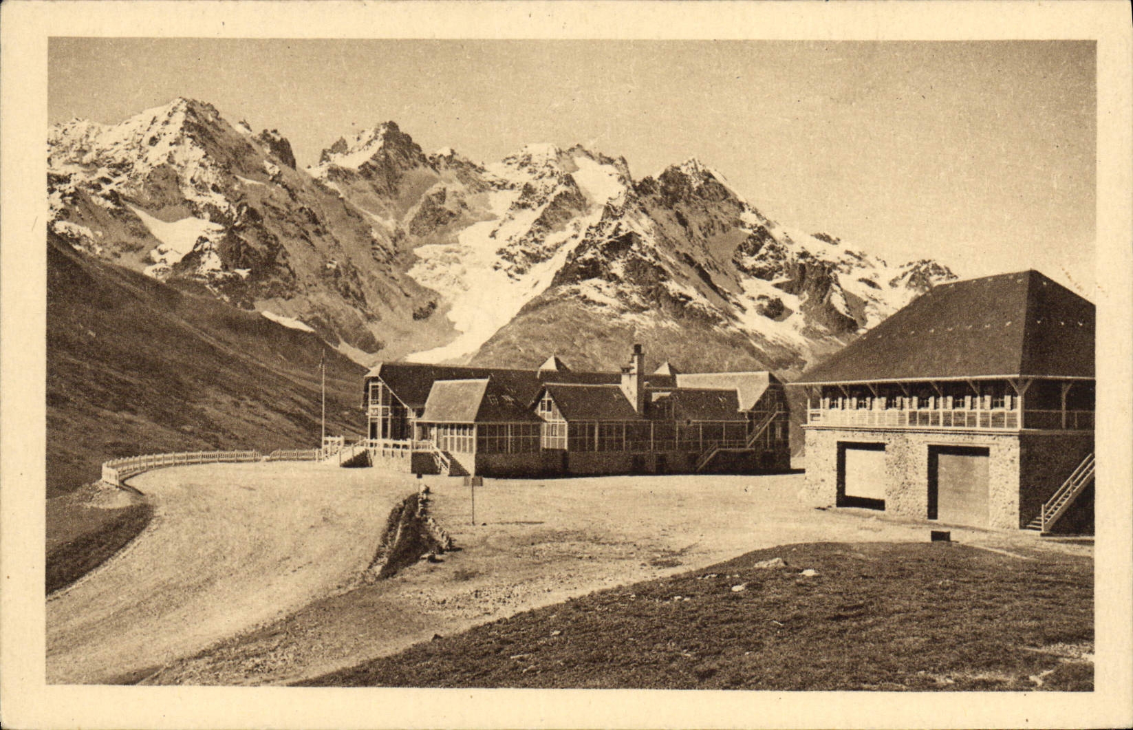 CPA Le Lautaret Chalet Du PLM Et La Meije