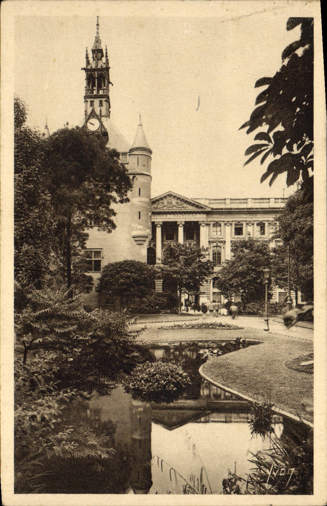 CPA Toulouse Le Donjon Du Capitole Et Le Square