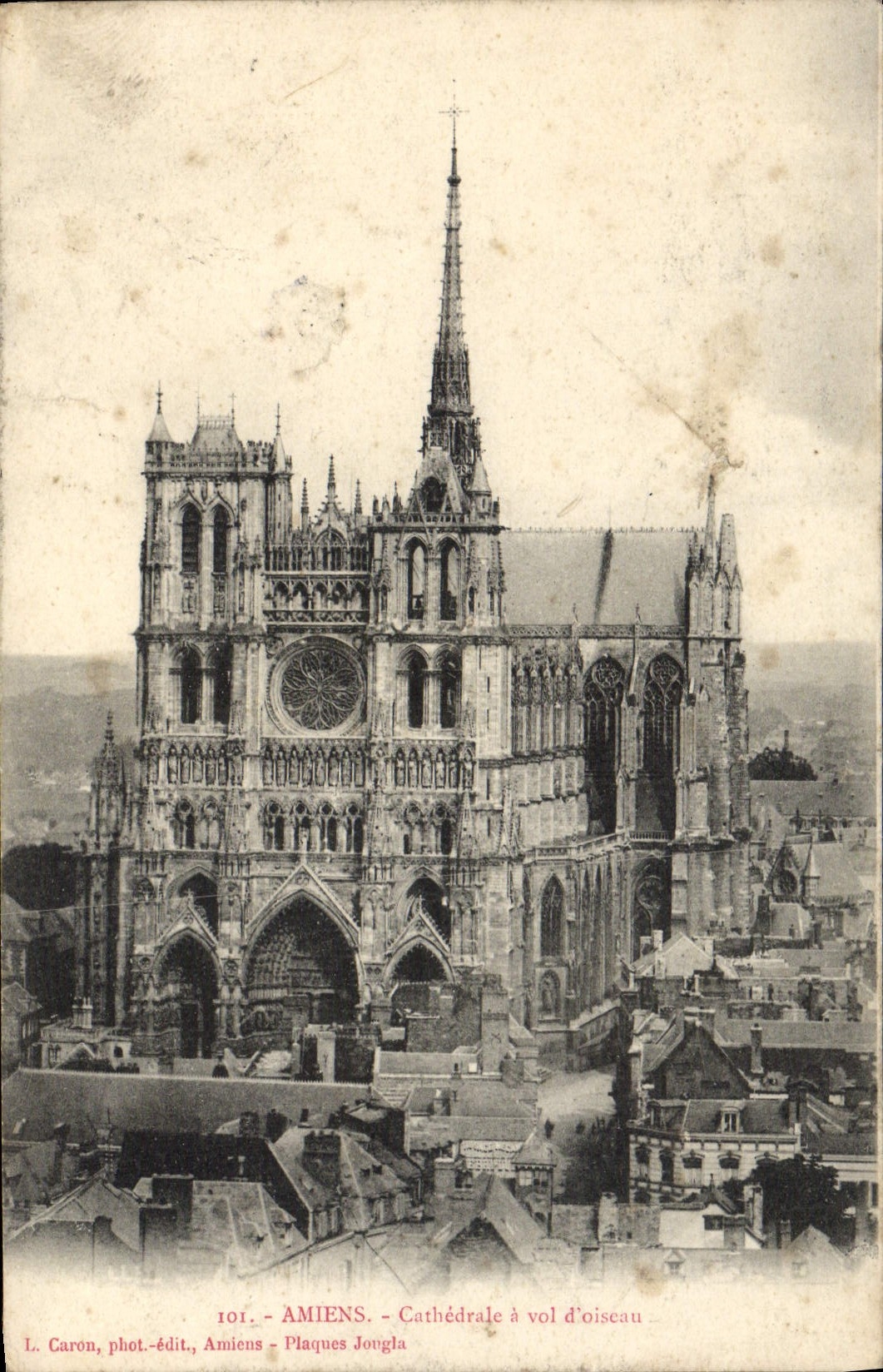 VINTAGE POSTCARD Amiens Cathedrale has Flight Doiseau