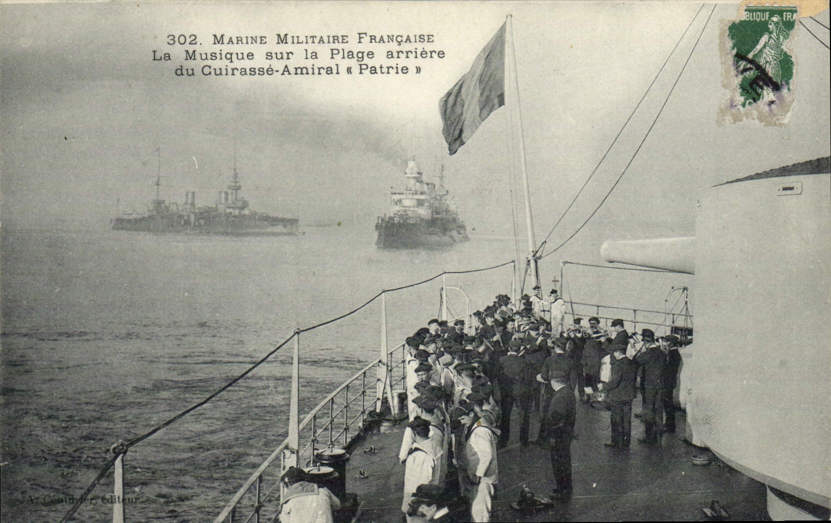 CPA Bateau la musique sur la plage arriere du cuirasse amiral Patrie