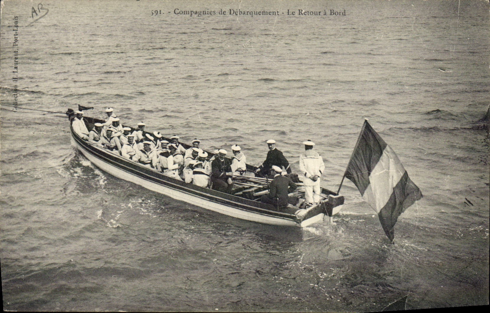 CPA Bateau Compagnies de debarquement Le retour a bord