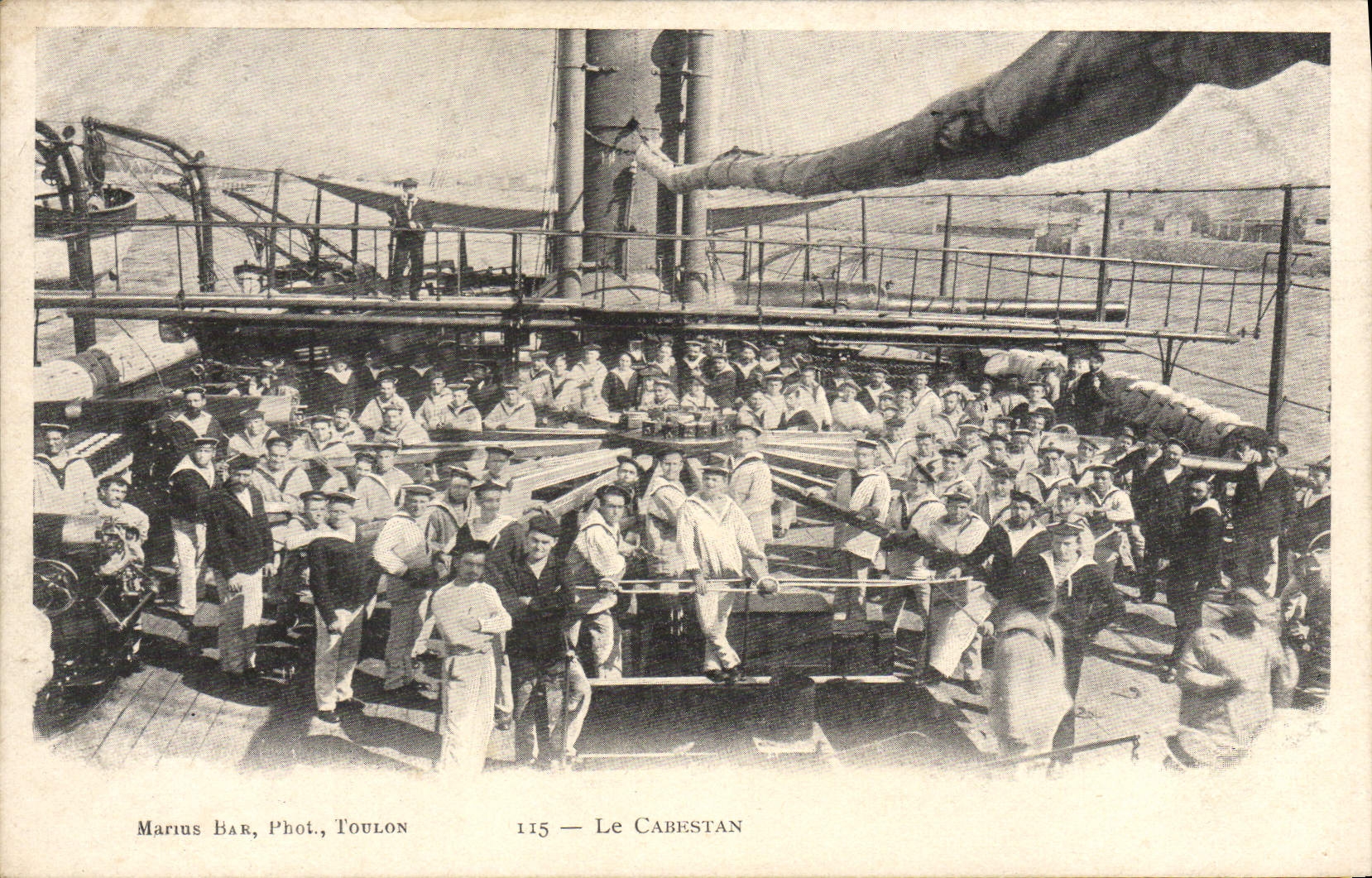 CPA Bateau Le Cabestan 