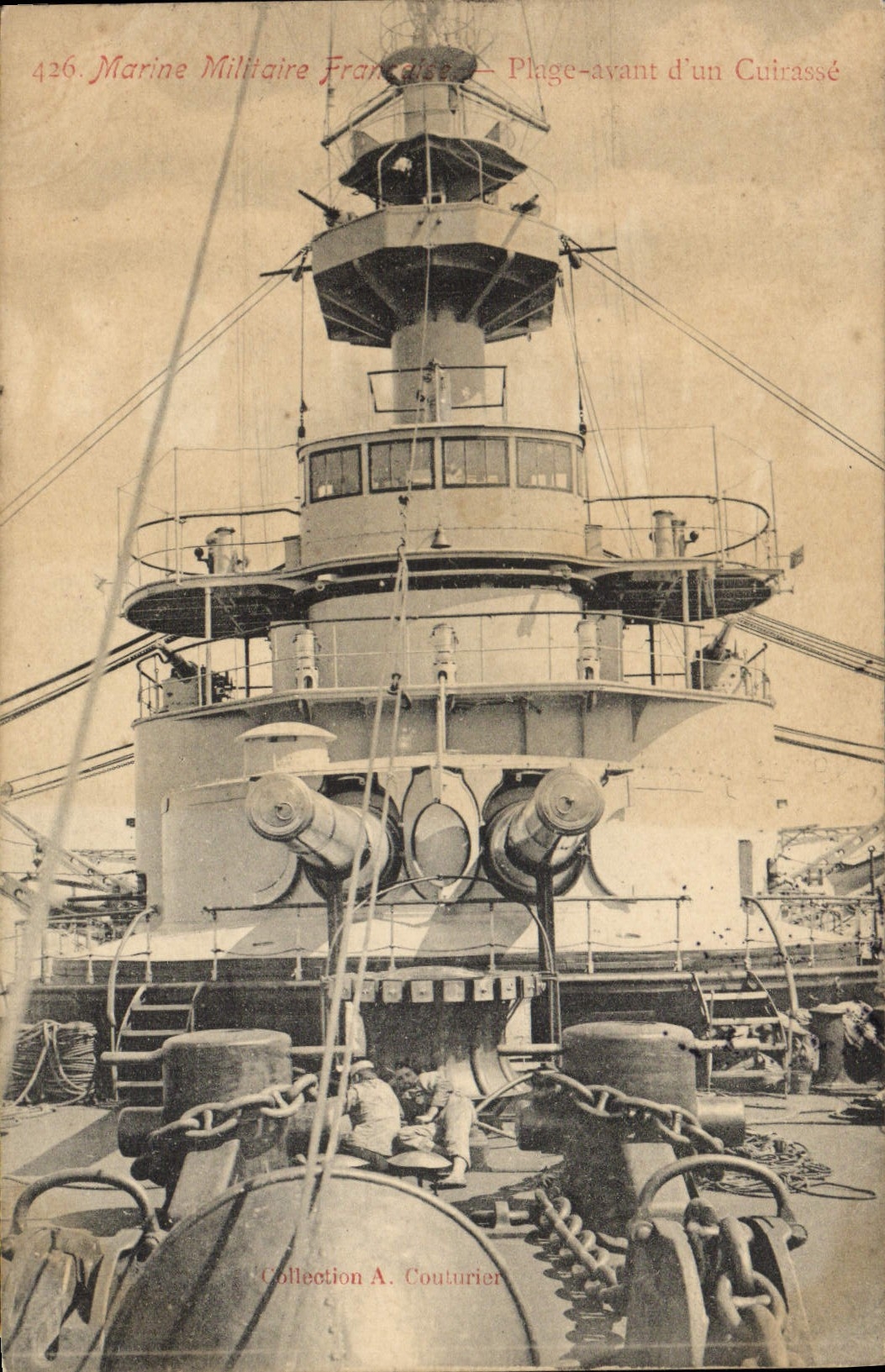 CPA Bateau Plage avant d'un cuirasse