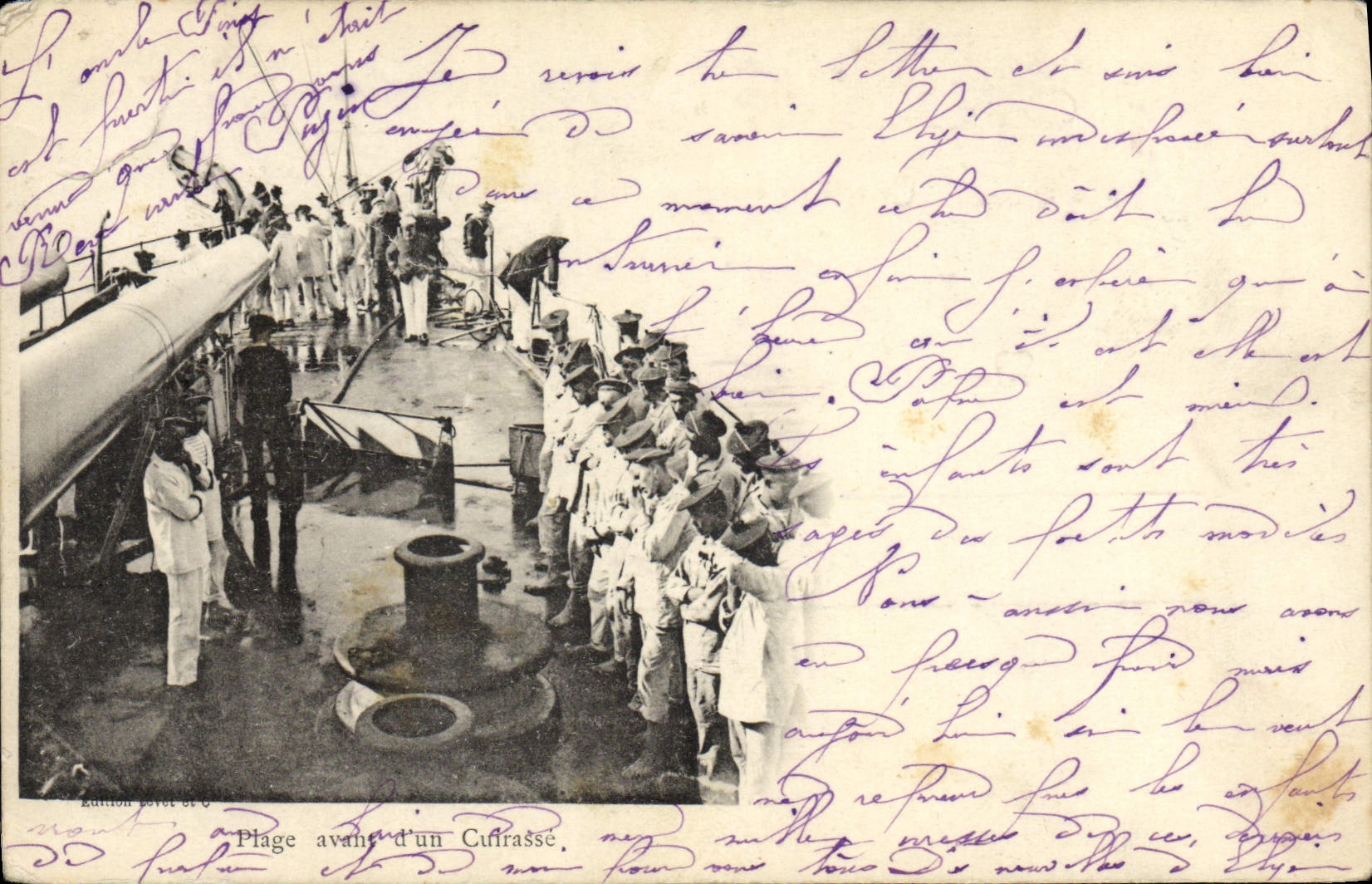 CPA Bateau Plage avant d'un cuirasse