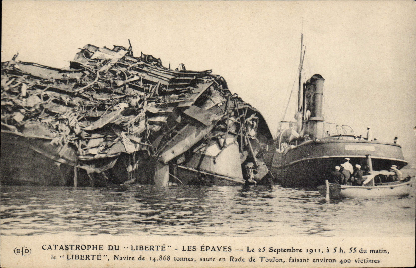 CPA Bateau Catastrophe du Liberte Les epaves