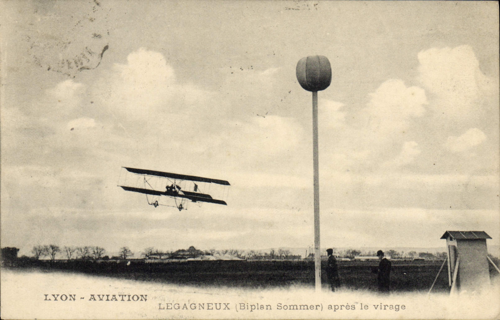 CPA Avion Aviation Lyon Aviation Biplan Sommer apres le virage