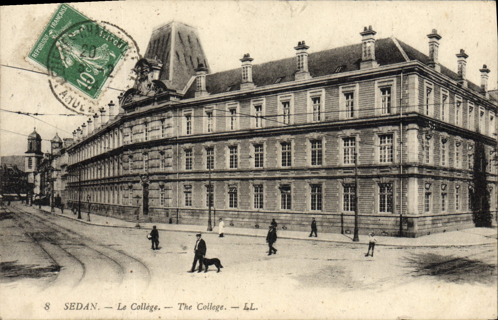 VINTAGE POSTCARD Sedan the College