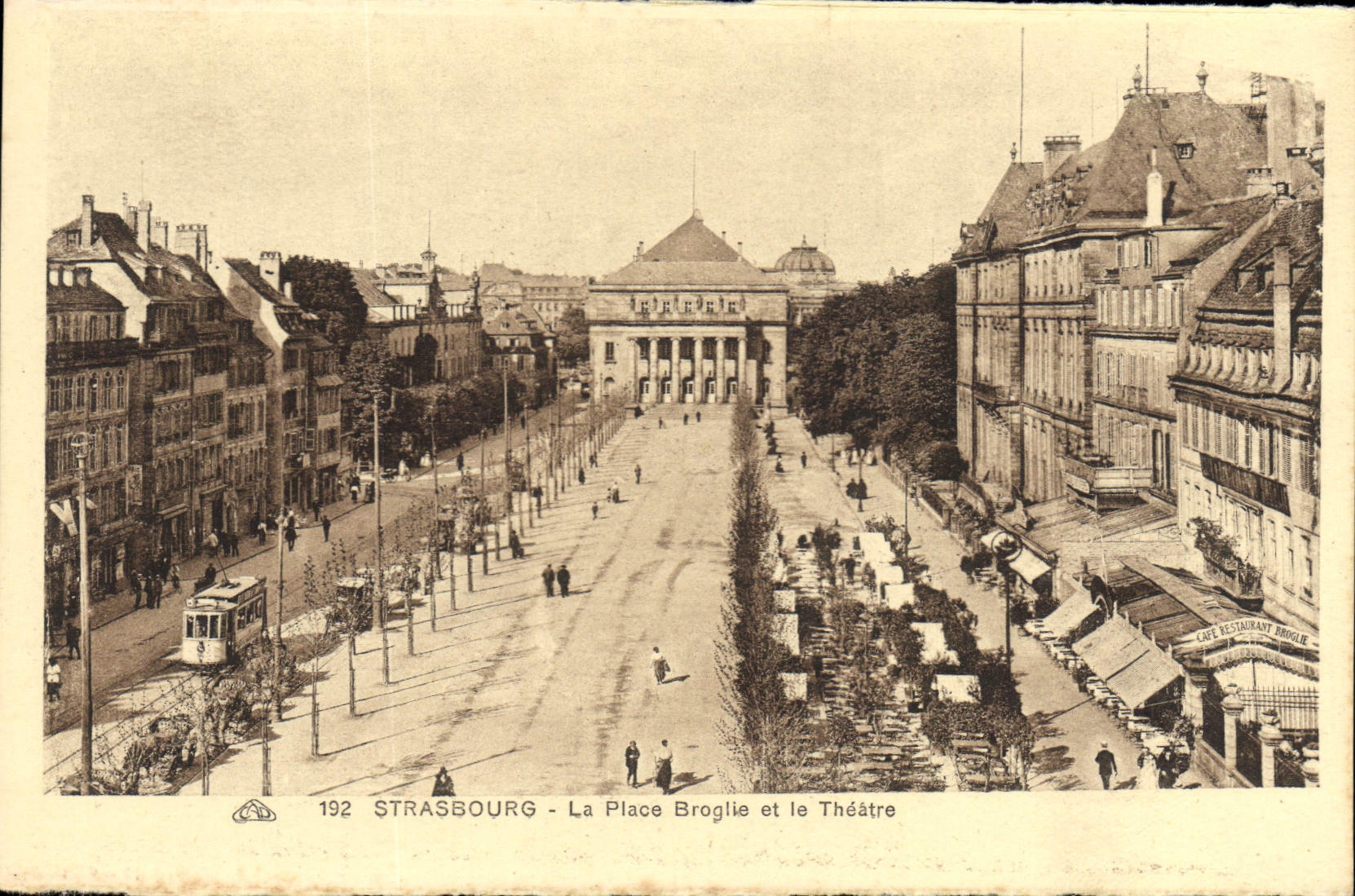 POSTAL Estrasburgo de la VENDIMIA el lugar de Broglie y el teatro