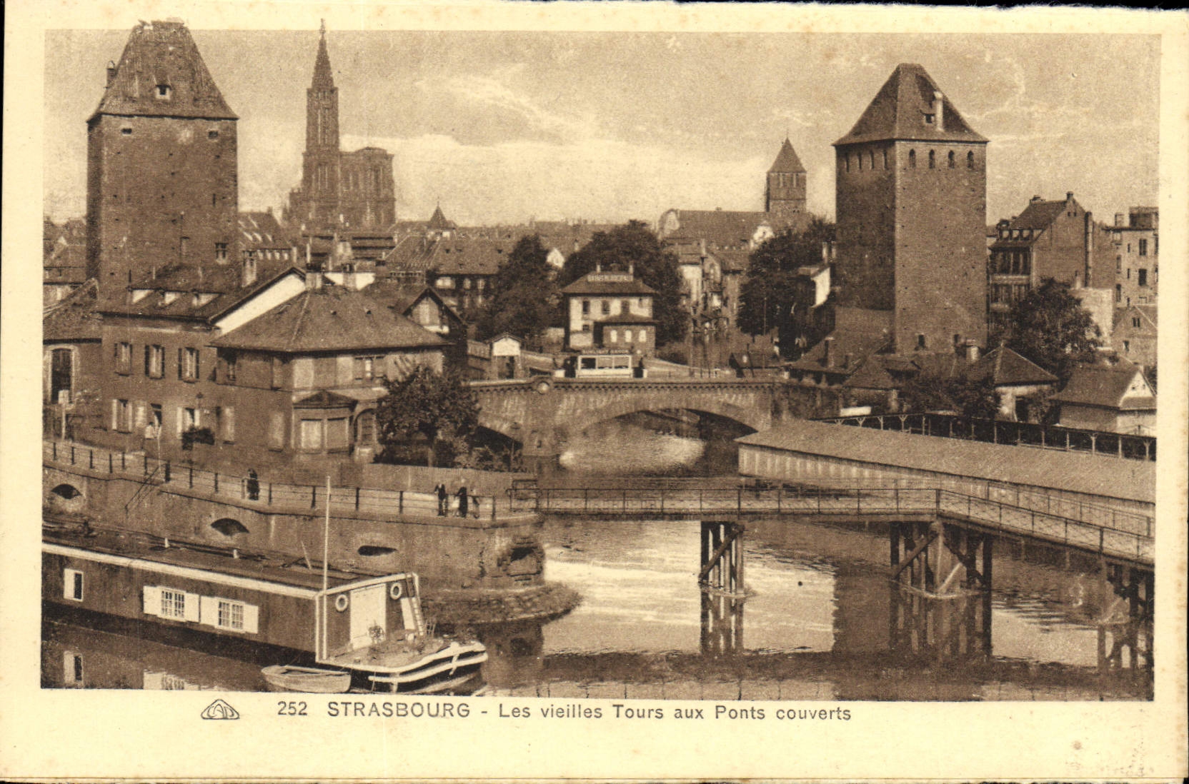 CPA Strasbourg Les Vieilles Tours Aux Ponts Couverts