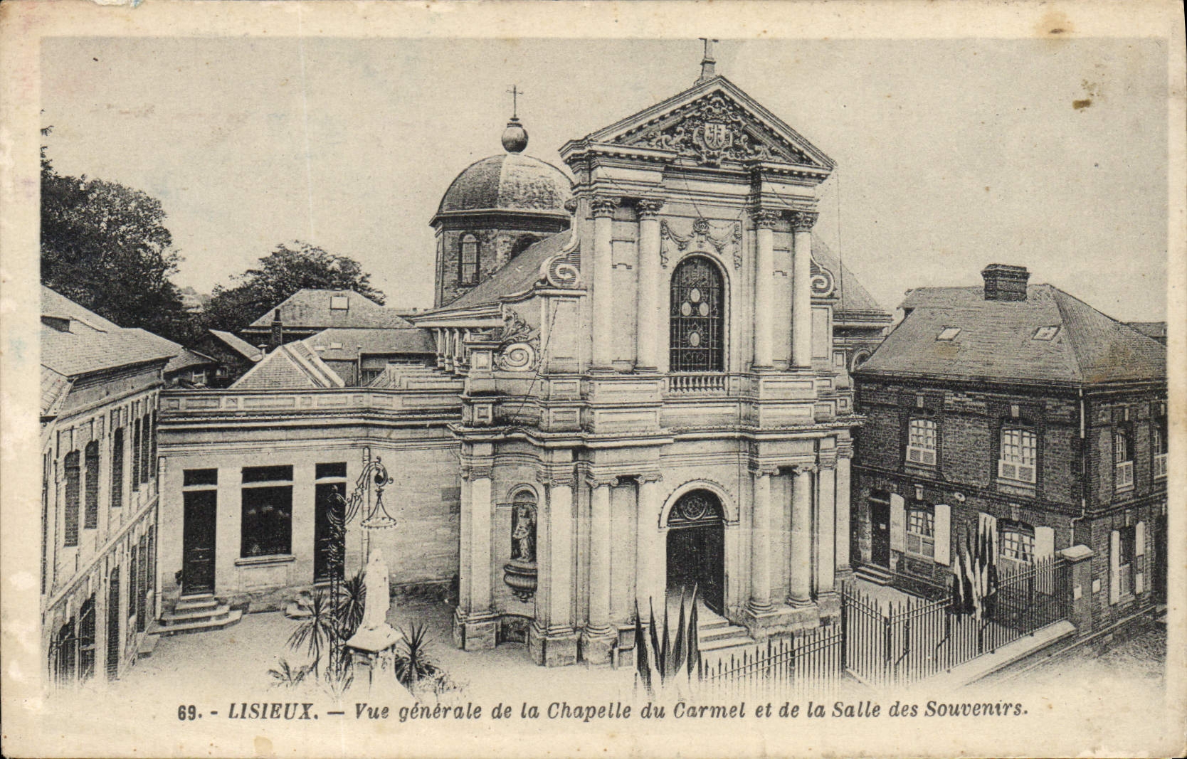 Opinión de Lisieux de la POSTAL de la VENDIMIA de la cámara acorazada de Carmel y del cuarto de las memorias