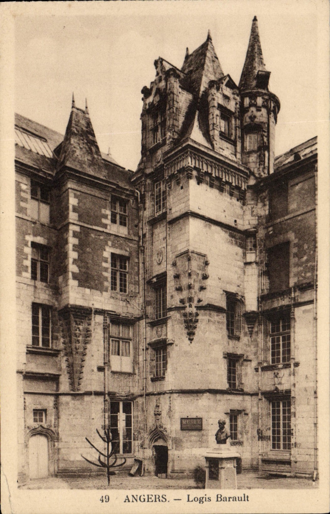 La POSTAL de la VENDIMIA encoleriza el hogar de Barault