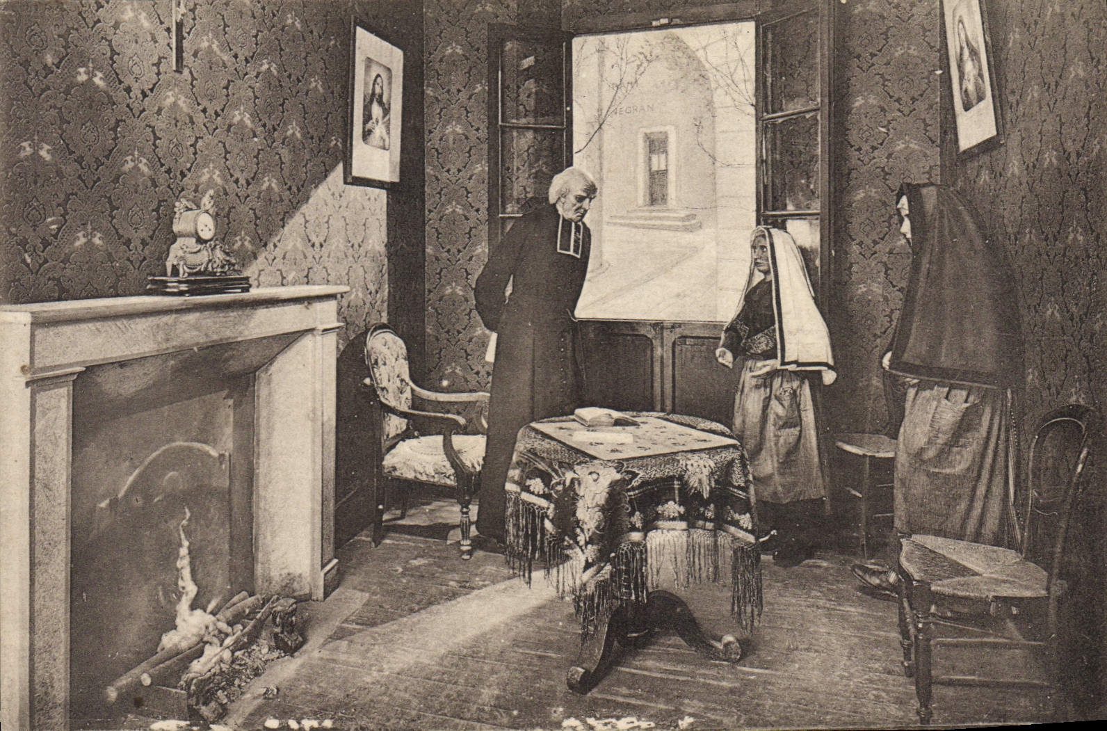 VINTAGE POSTCARD Bernadette goes to the Peyramale cure