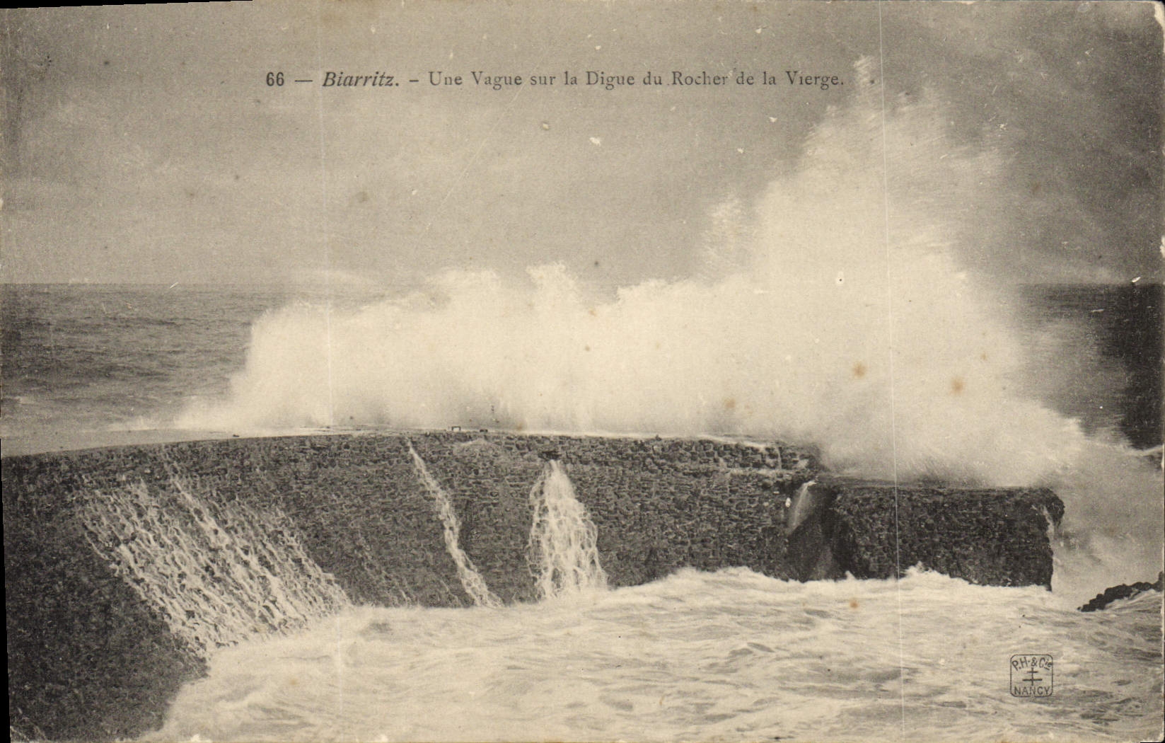 VINTAGE POSTCARD Biarritz a Wave on the Dam of the Rock of the Virgin