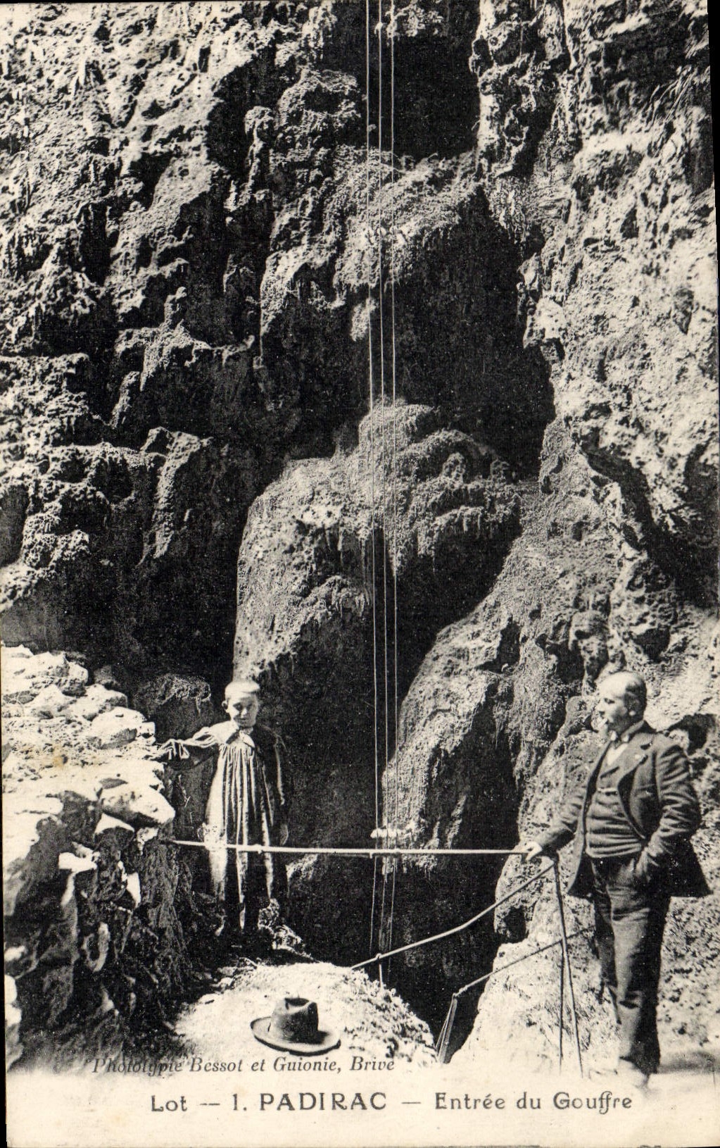 CPA Padirac Entree du Gouffre