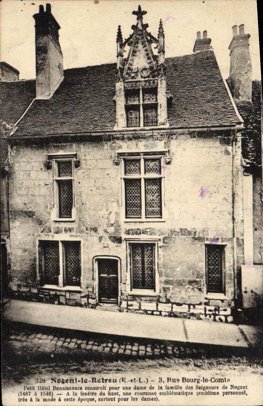 CPA Nogent Le Rotrou Rue Bourg Le Comte 