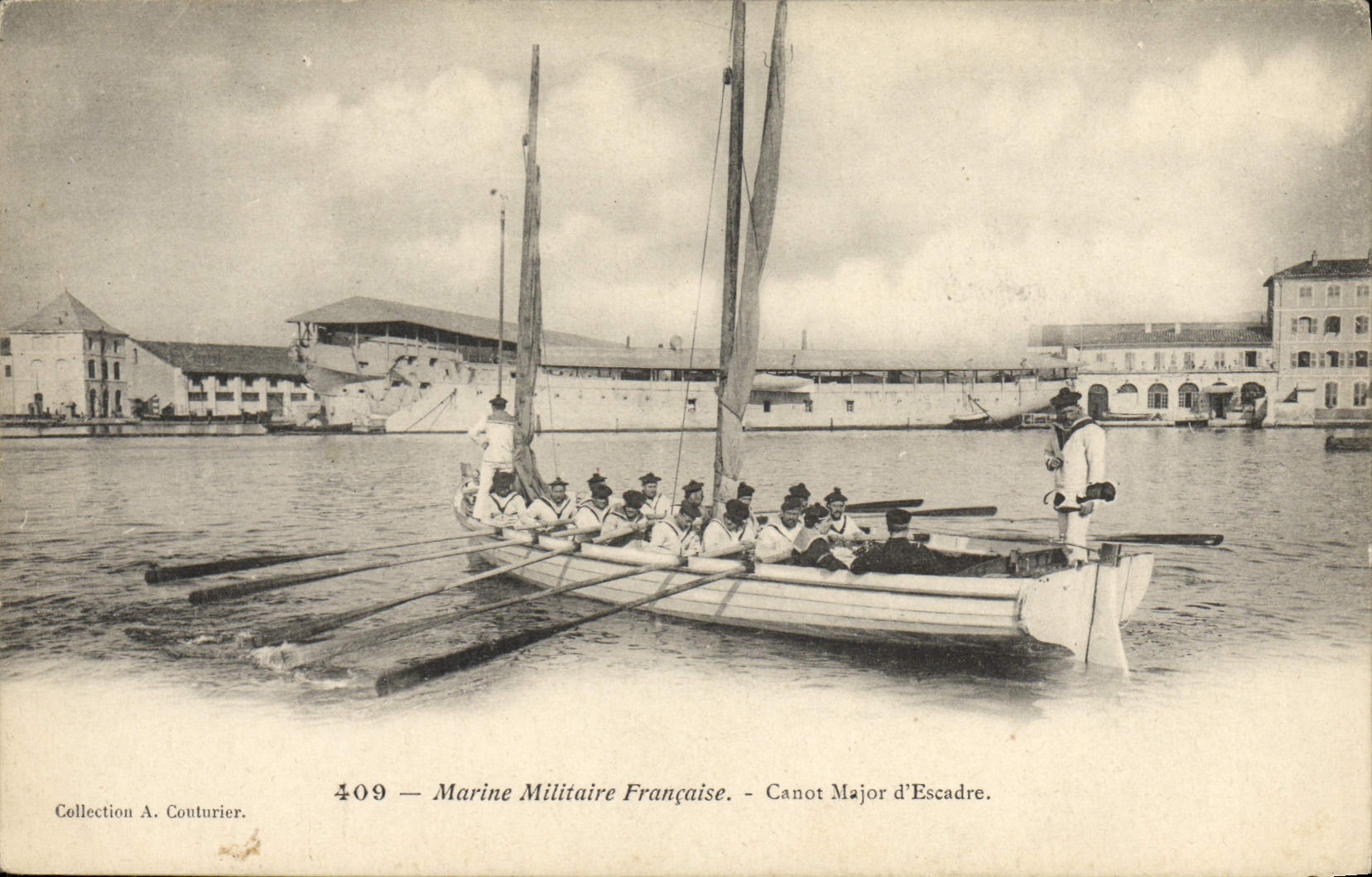 VINTAGE POSTCARD Boat War Officers' lifeboat of squadron