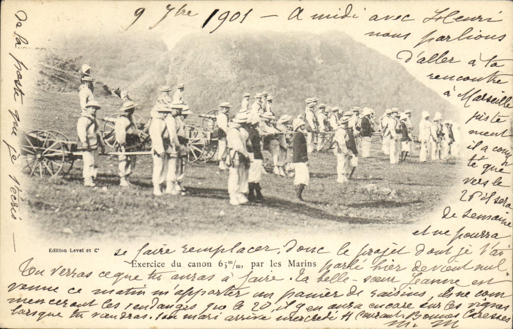 CPA Bateau Guerre Exercice du canon 65mm par les marins 