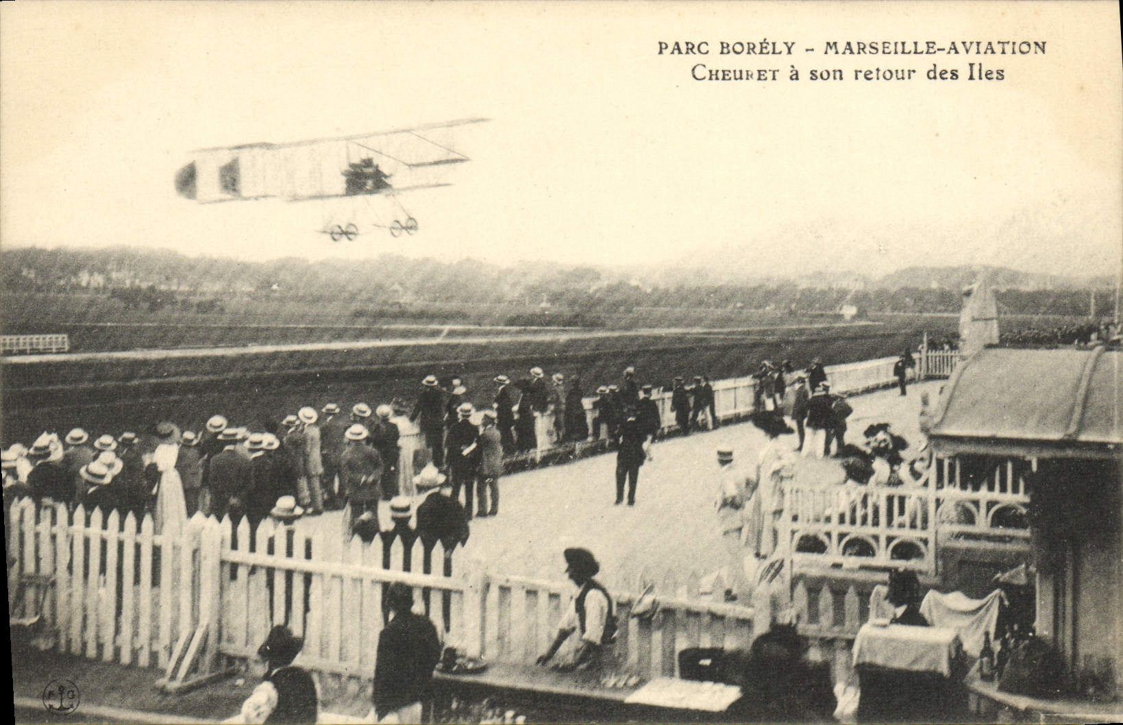 CPA Avion Aviation Parc Borely Marseille Aviation Cheuret a son retour des iles