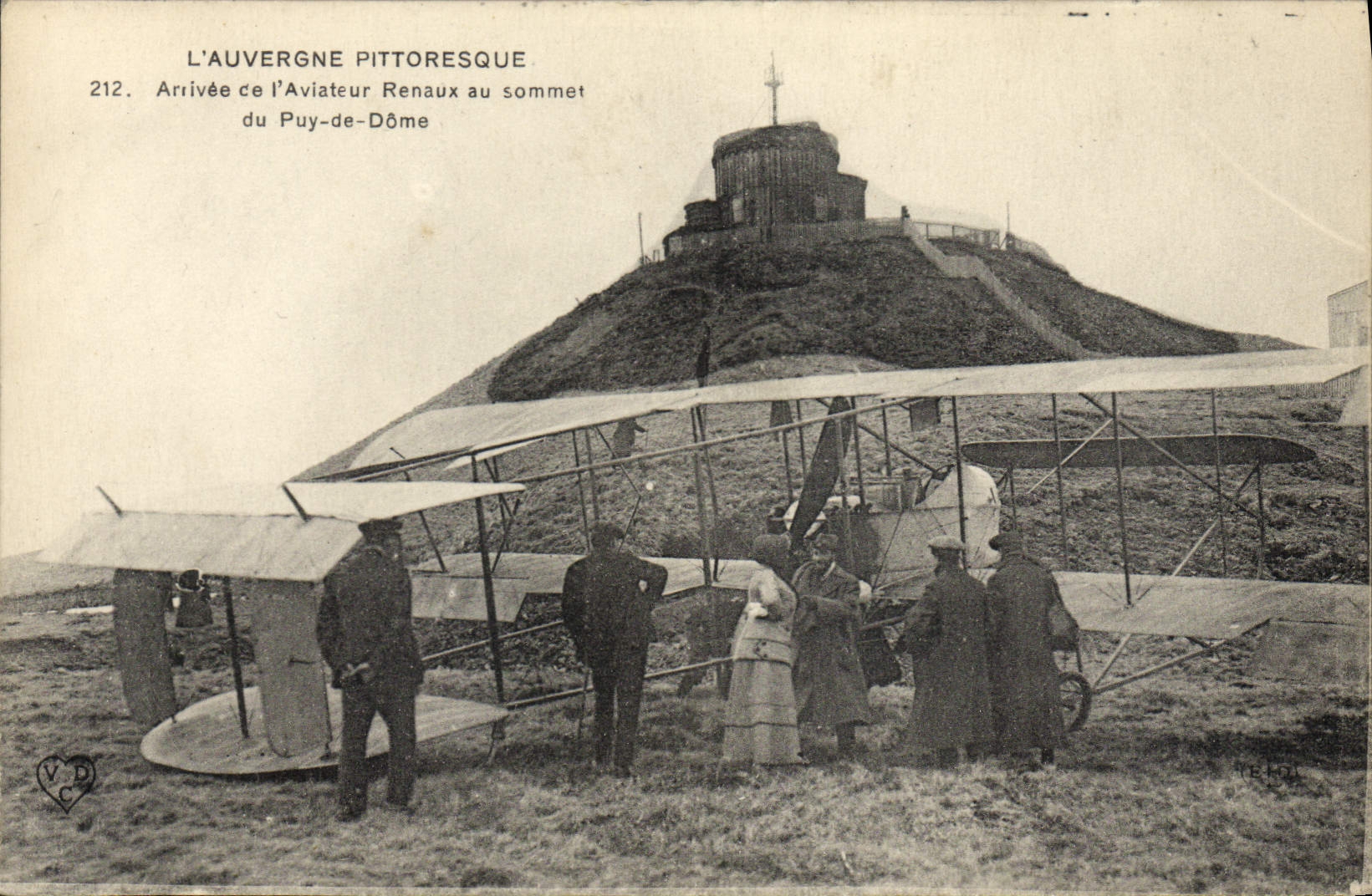 VINTAGE POSTCARD Plane Aviation Arrived of the aviator Renal at the top of Puy de Dome