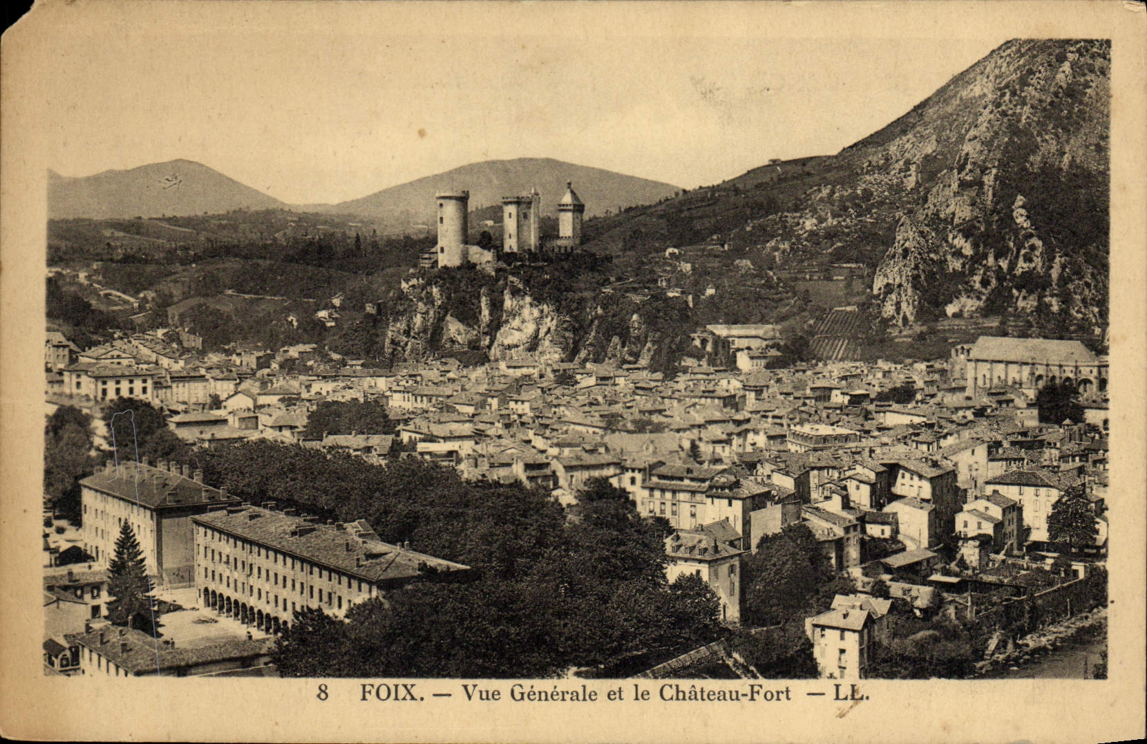 Opinión de Foix de la POSTAL de la VENDIMIA y el castillo fuerte