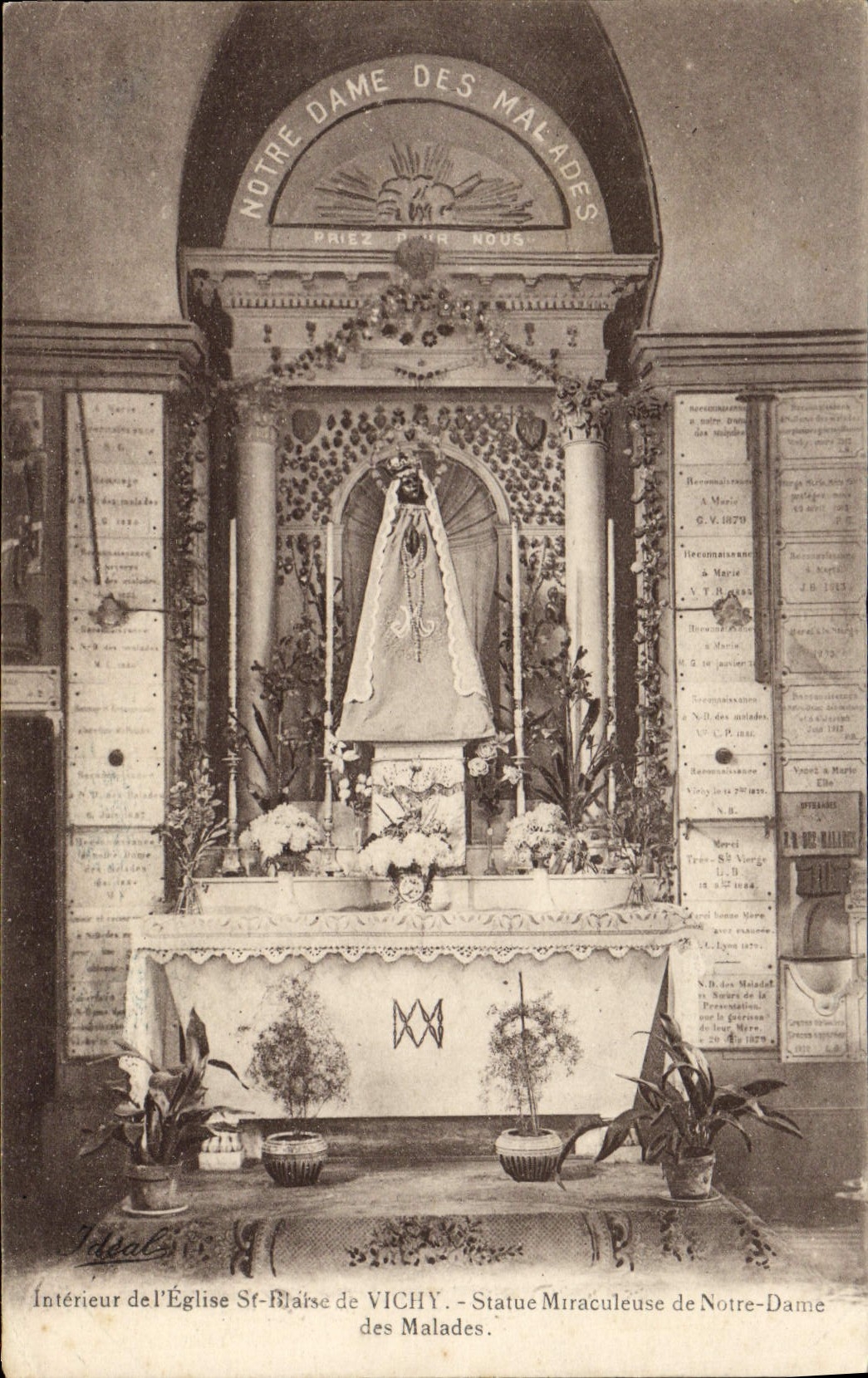 VINTAGE POSTCARD Interieur of the church of Vichy Rules miraculous of Notre Dame of the Patients