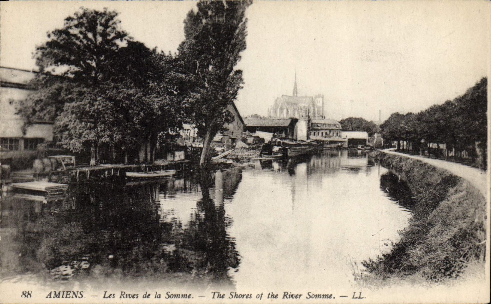 CPA Amiens Les Rives De La Somme