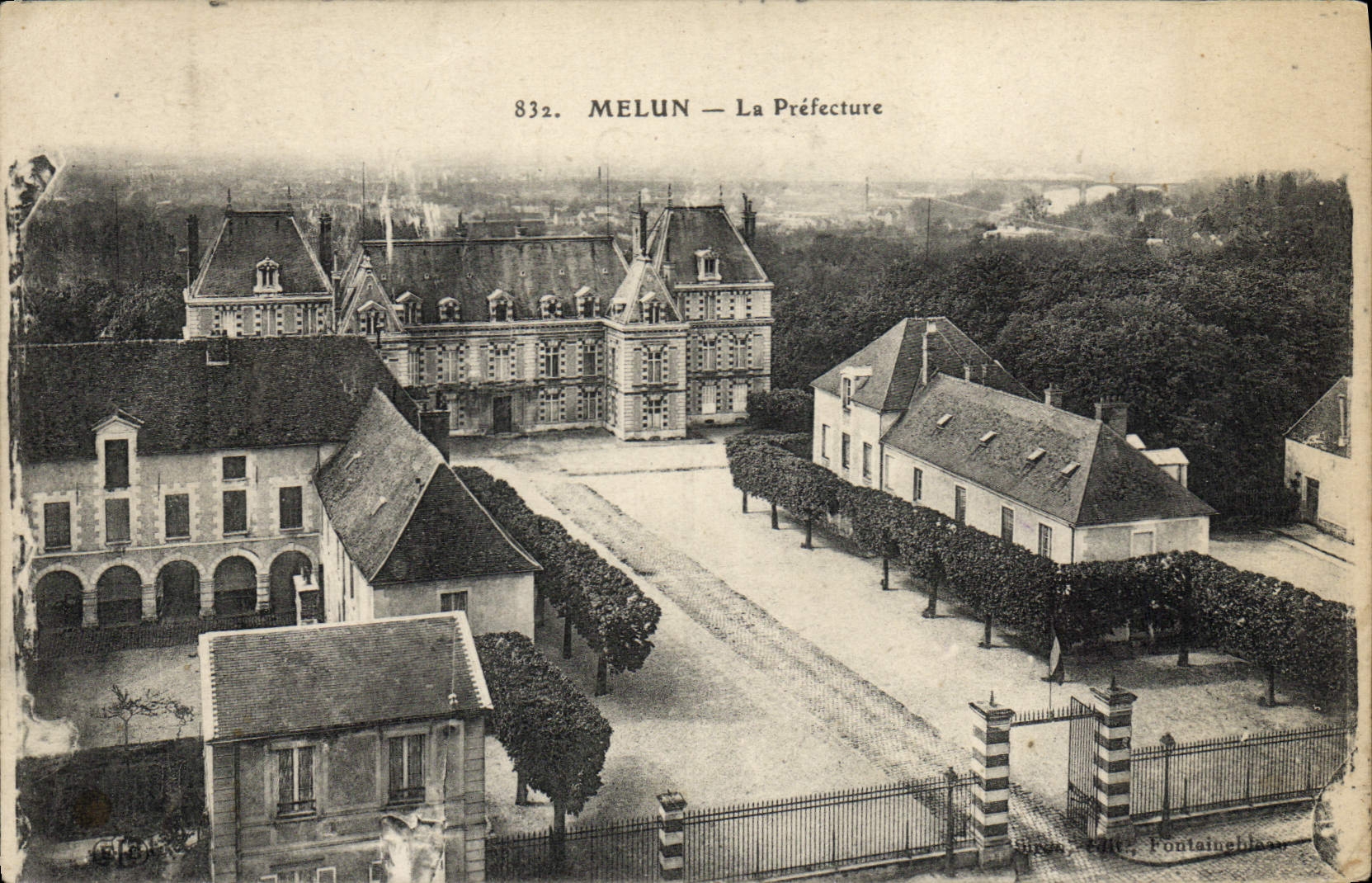 VINTAGE POSTCARD Melun Prefecture