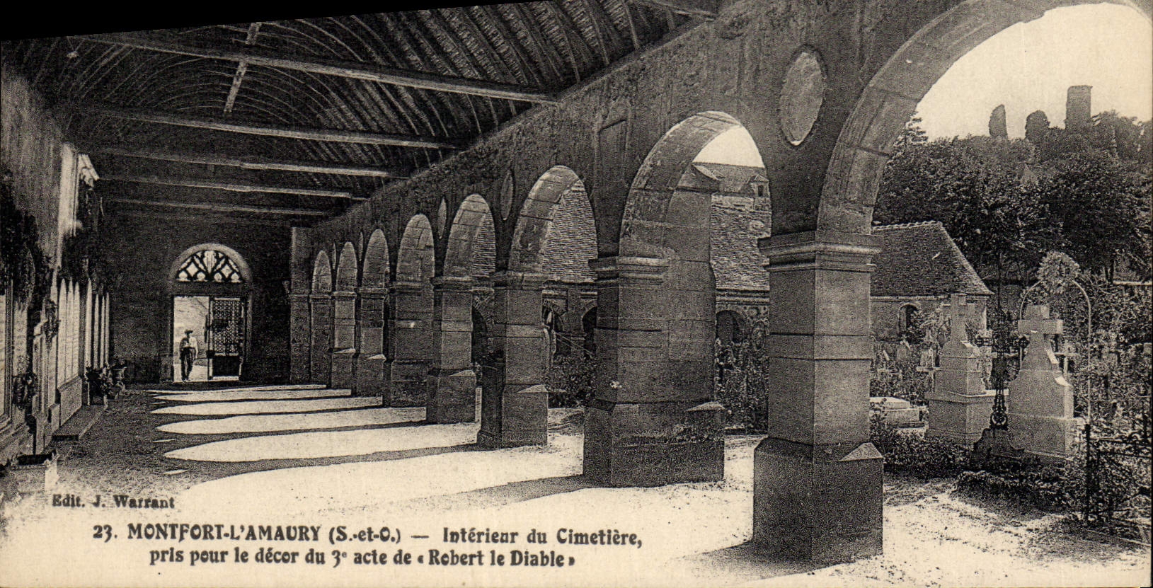 CPA Montfort L'Amaury Interieur Du Cimetiere