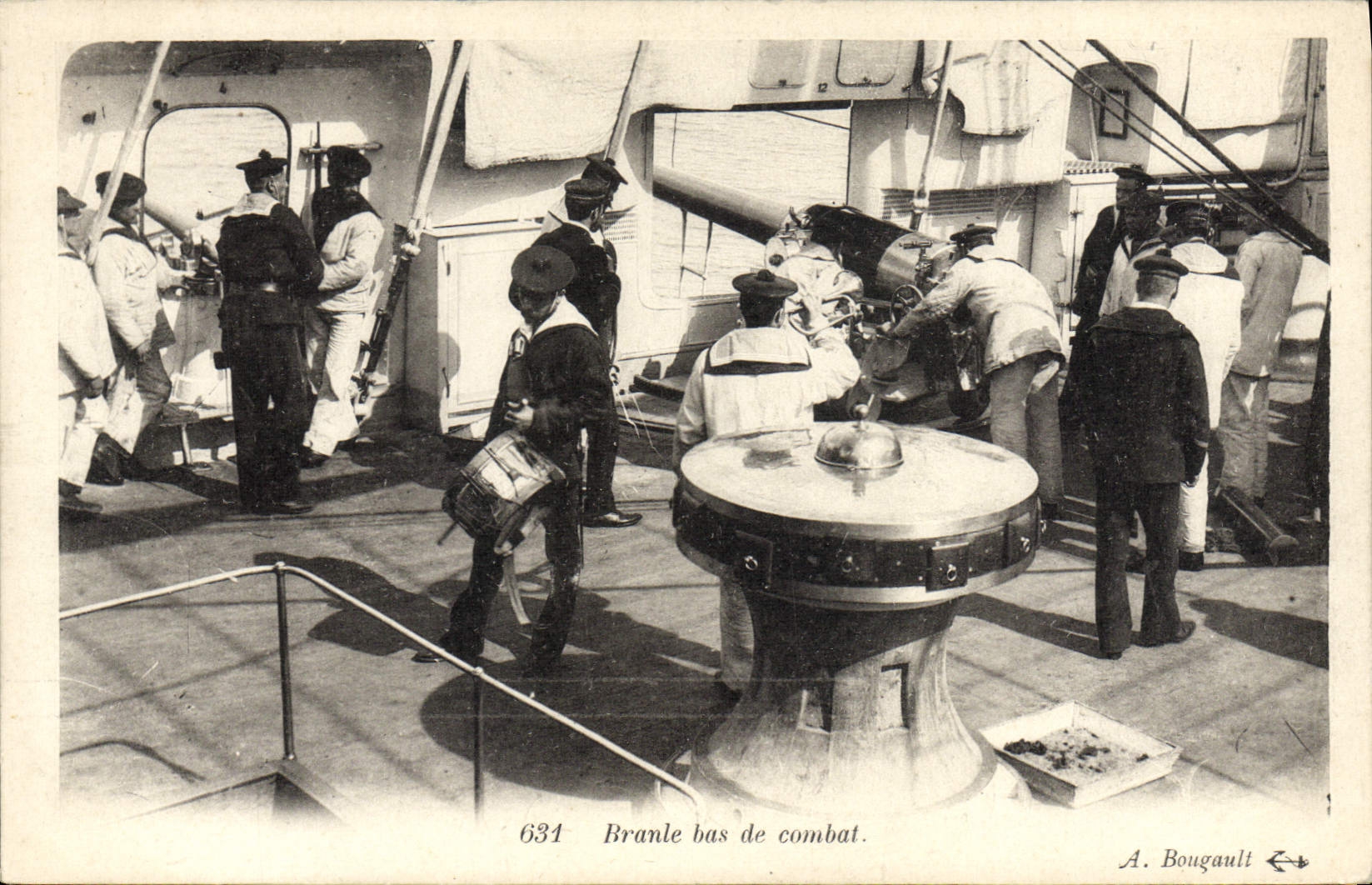 VINTAGE POSTCARD Bateau Shakes combat low