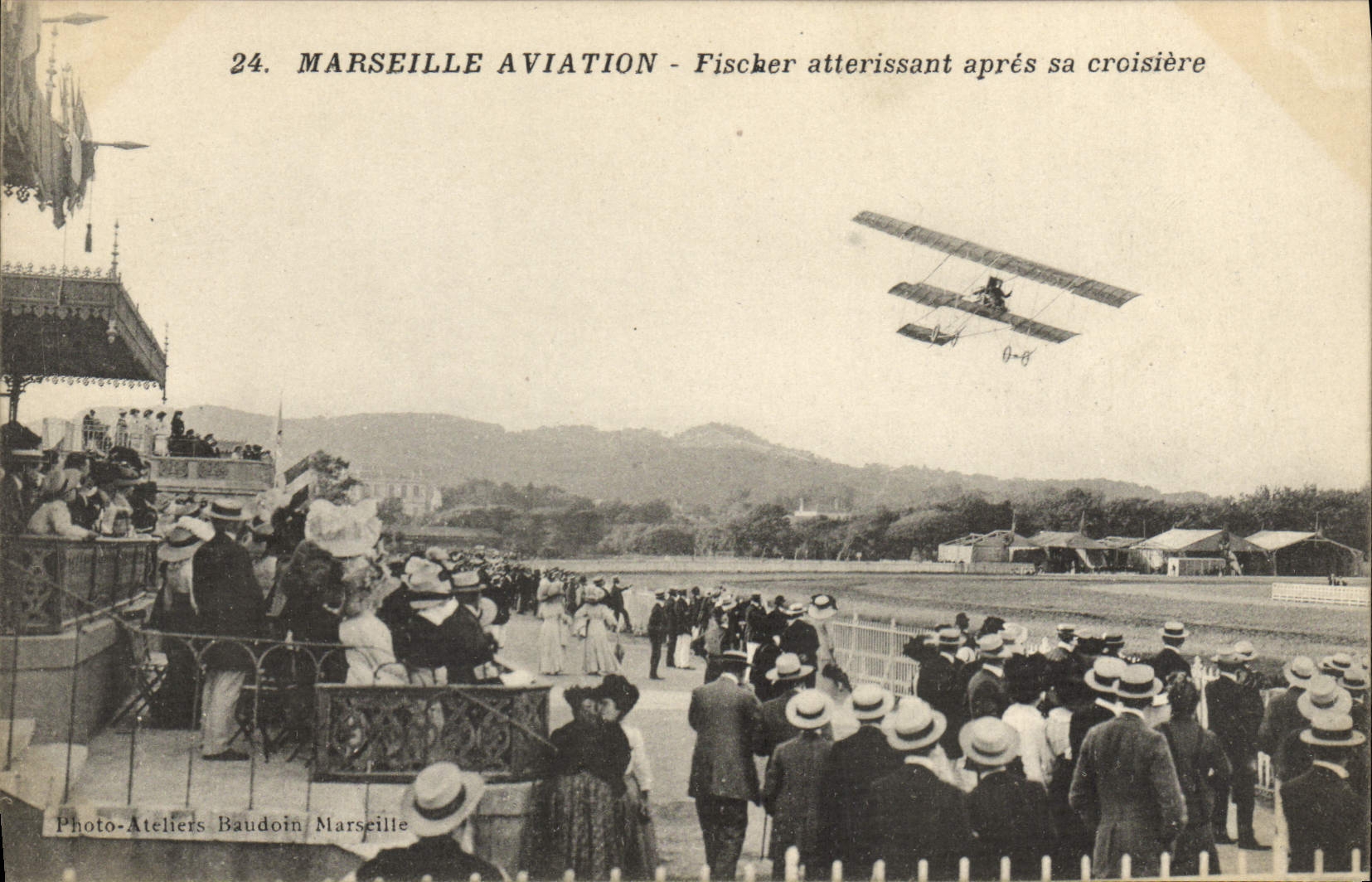 VINTAGE POSTCARD Plane Aviation Marseilles Fischer atterissant after her cruising
