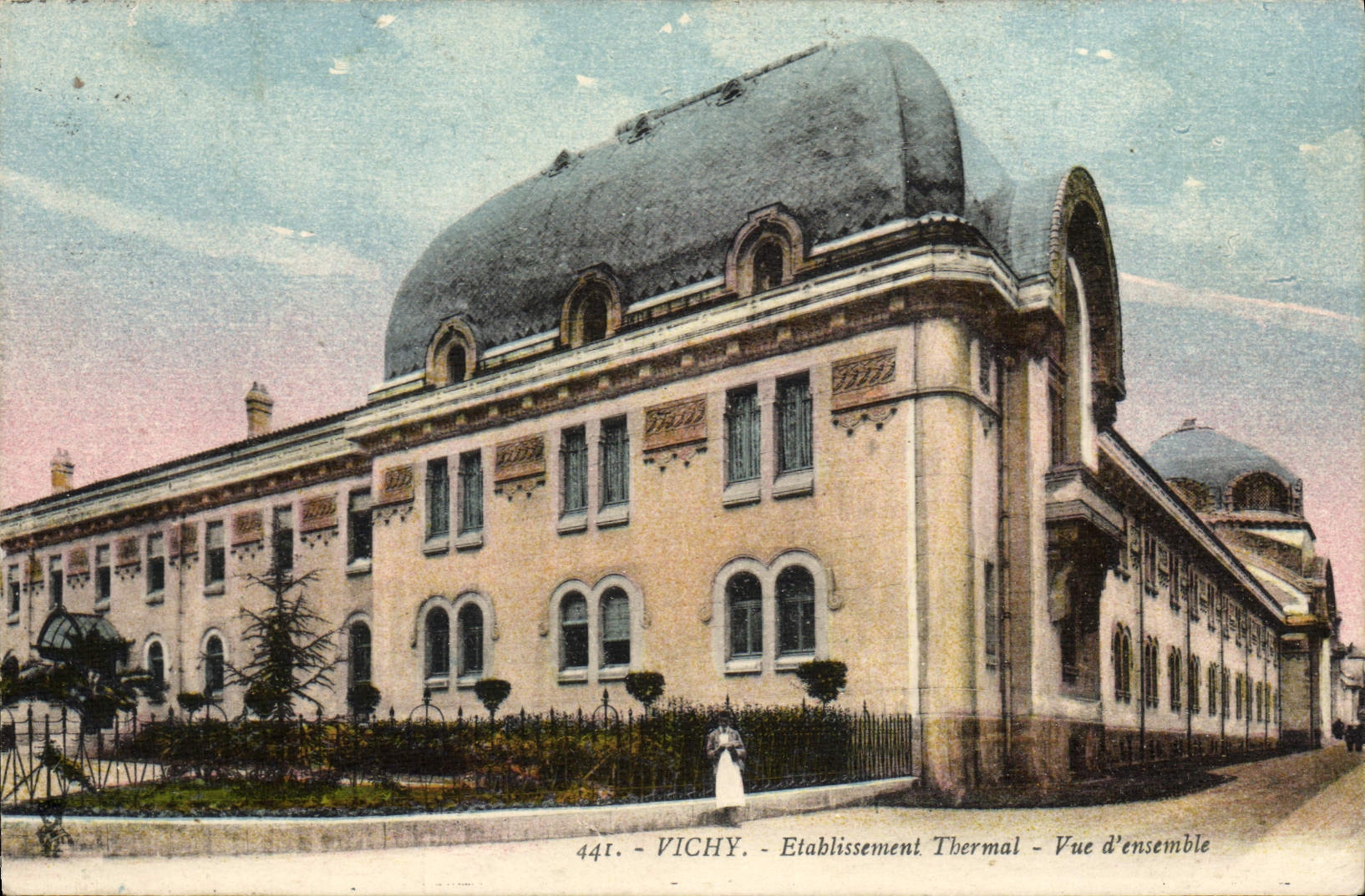 CPA Vichy Etablissement Thermal Vue d'ensemble 
