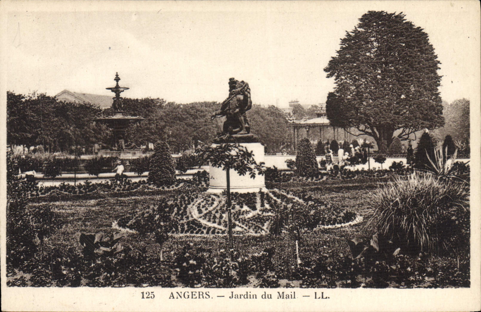 CPA Angers Jardin du Mail