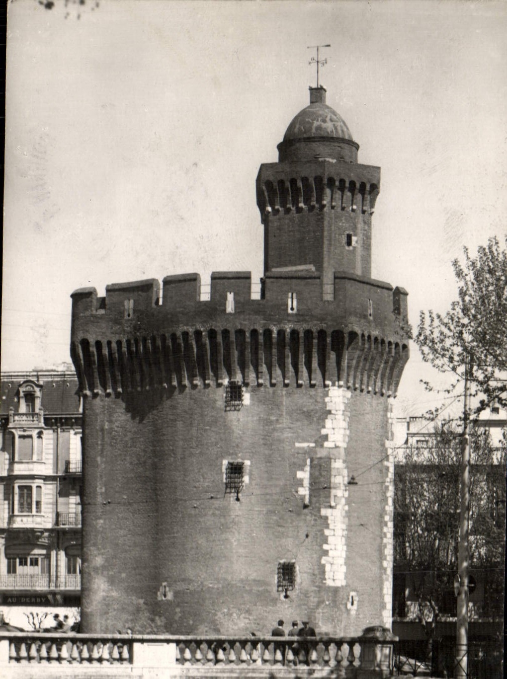 MODERN CARD Perpignan Keep