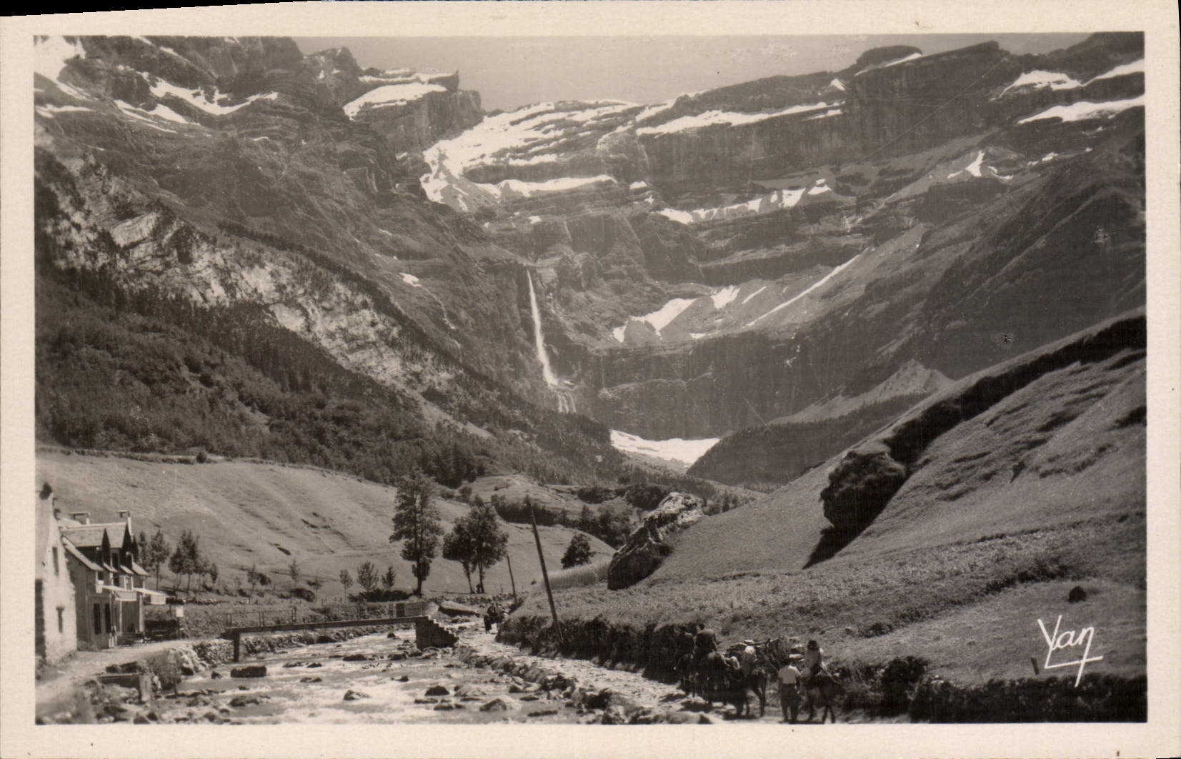CPA Gavarnie La Chaumiere et le Cirque