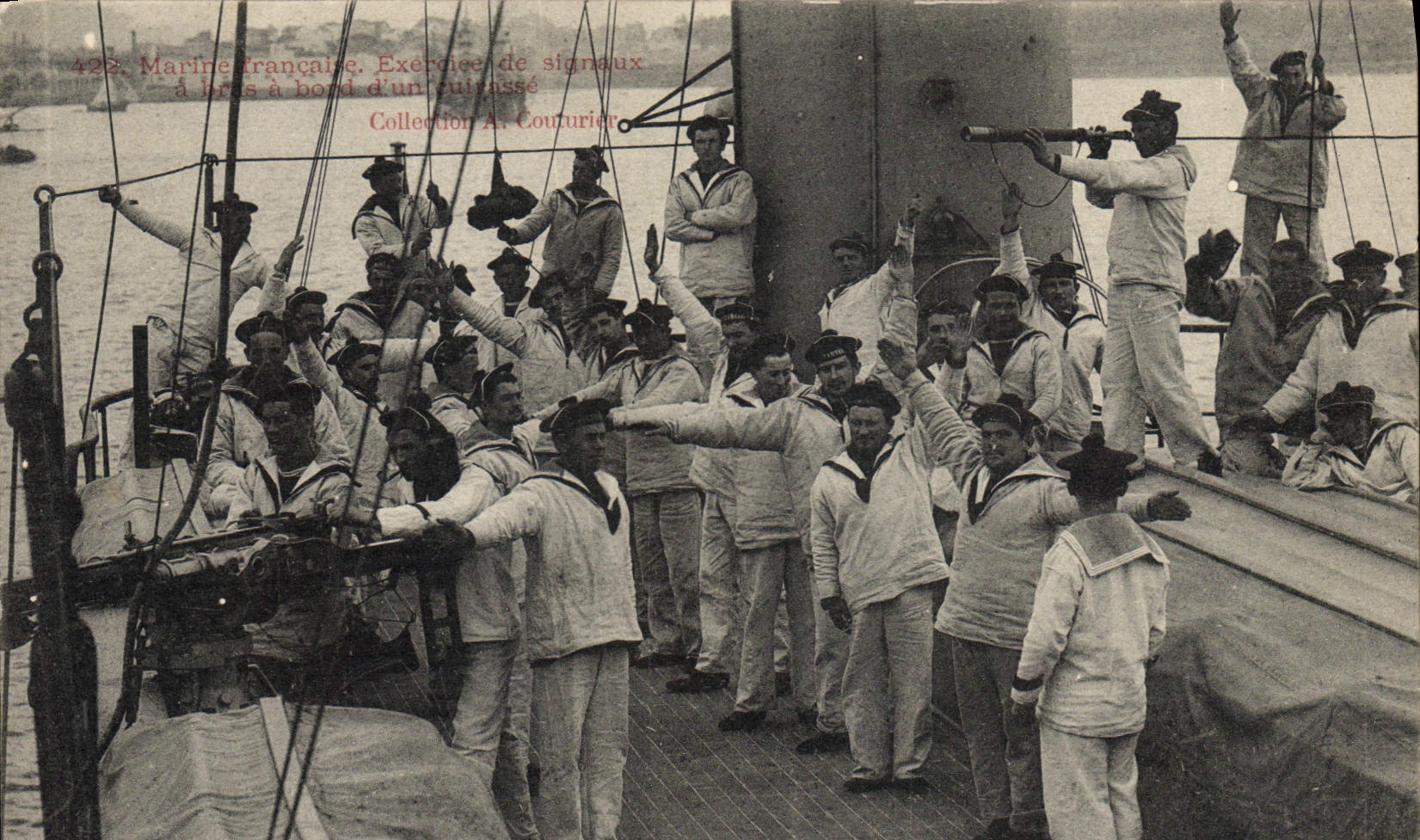 CPA Bateau de guerre Exercice des signaux