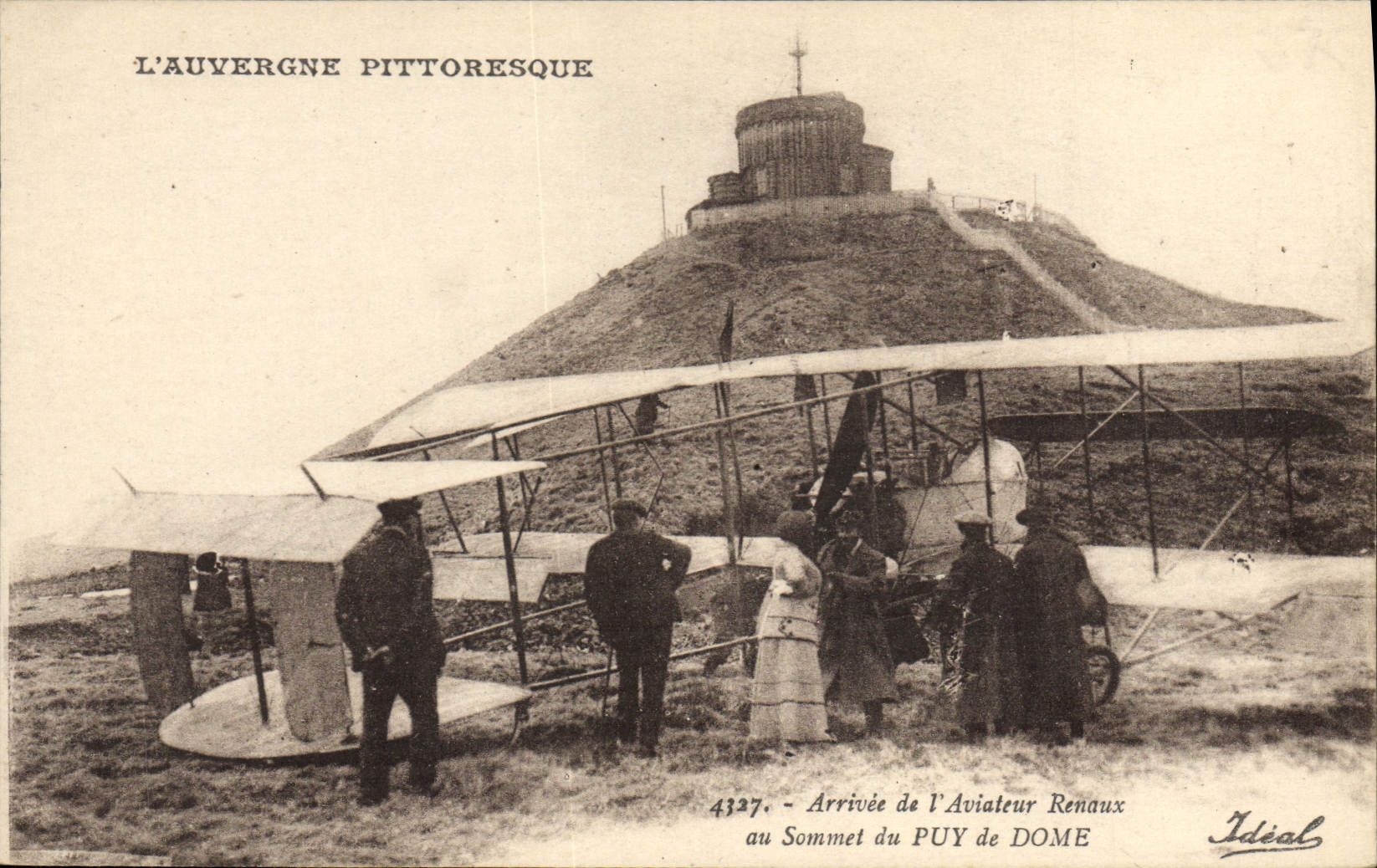 VINTAGE POSTCARD Plane Auvergne Aviation Arrived of the aviator Renal at the top of Puy de Dome