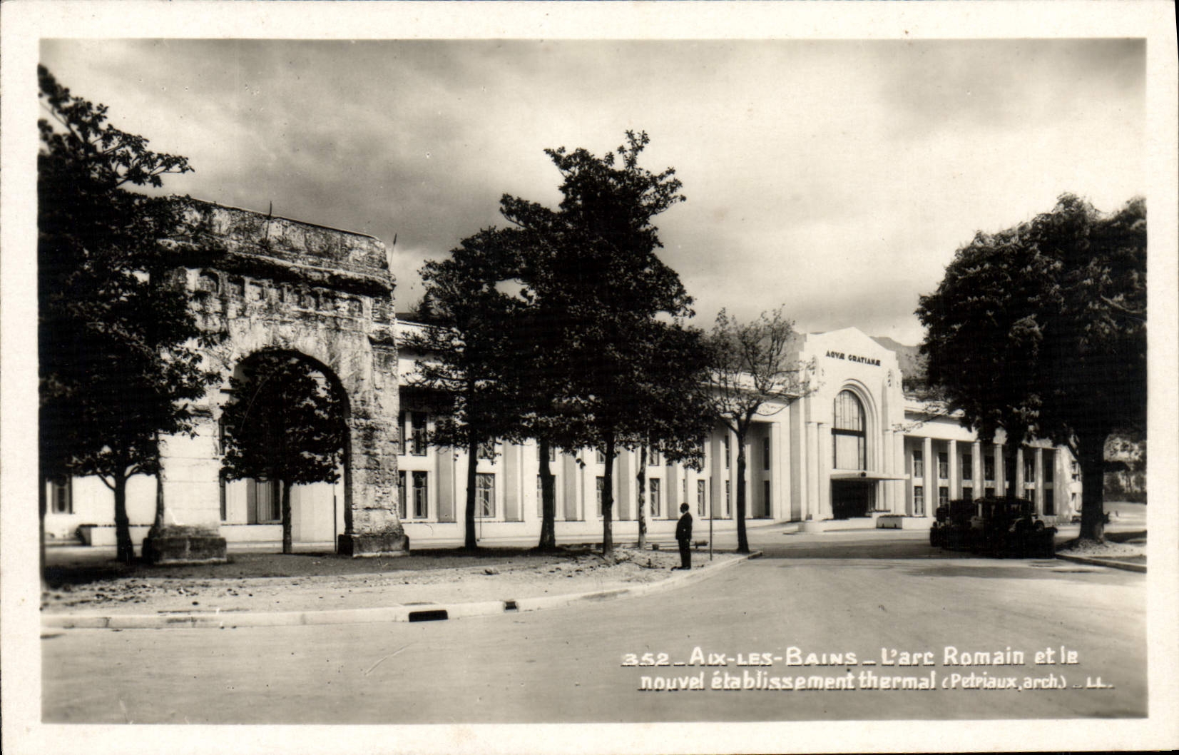 CPM Aix Les Bains L'Arc Romain et le nouvel etablissement thermal