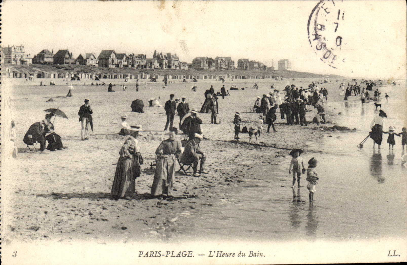 VINTAGE POSTCARD Paris Beach the Hour of the Bath