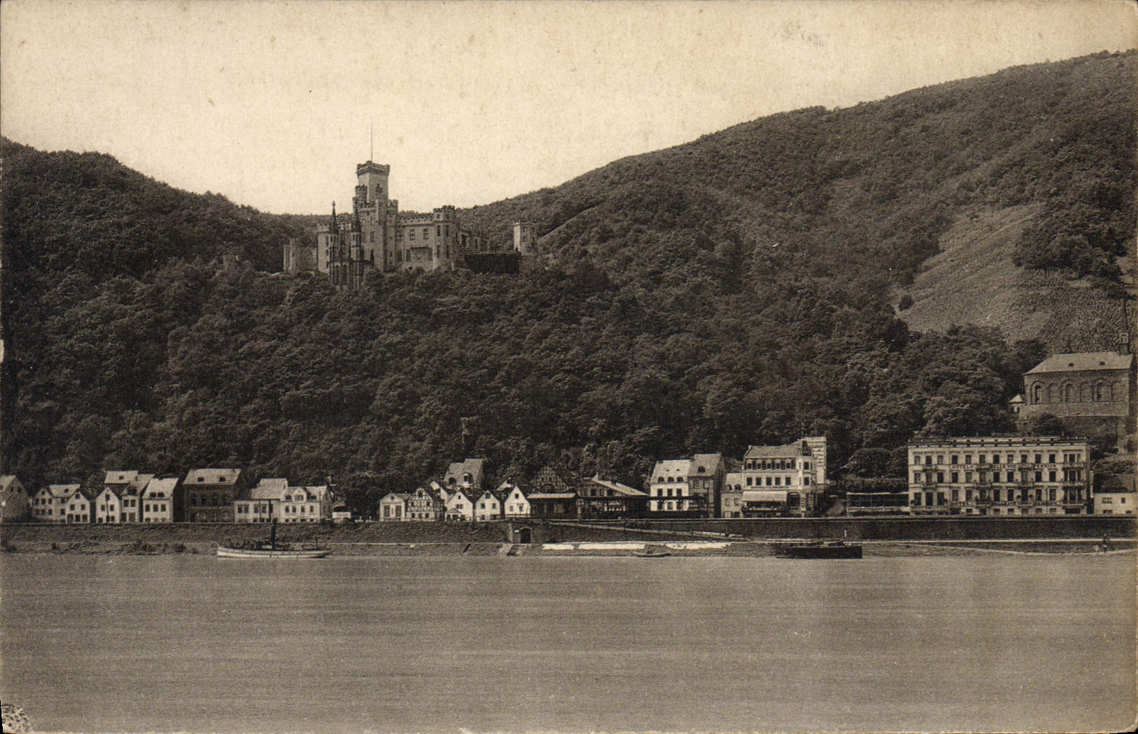 VINTAGE POSTCARD Schloss Stolzenfels U Capellen