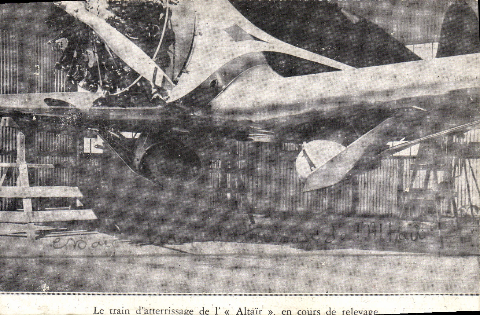 VINTAGE POSTCARD Plane Aviation Gear landing of Altair in the course of raising