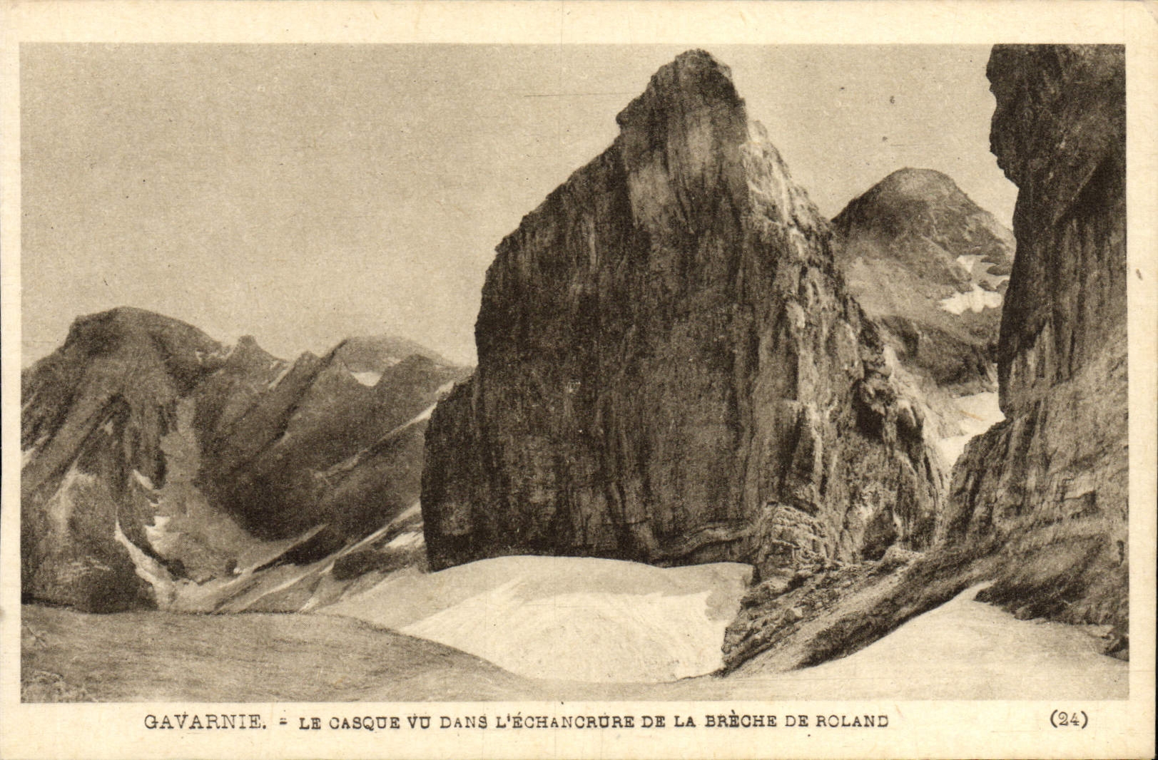 VINTAGE POSTCARD Gavarnie the helmet seen in the notch of the breach of Roland