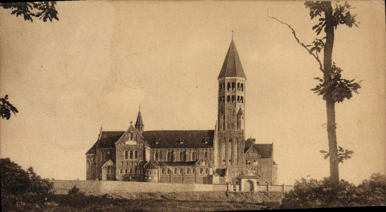 VINTAGE POSTCARD Clervaux the church of the abbey