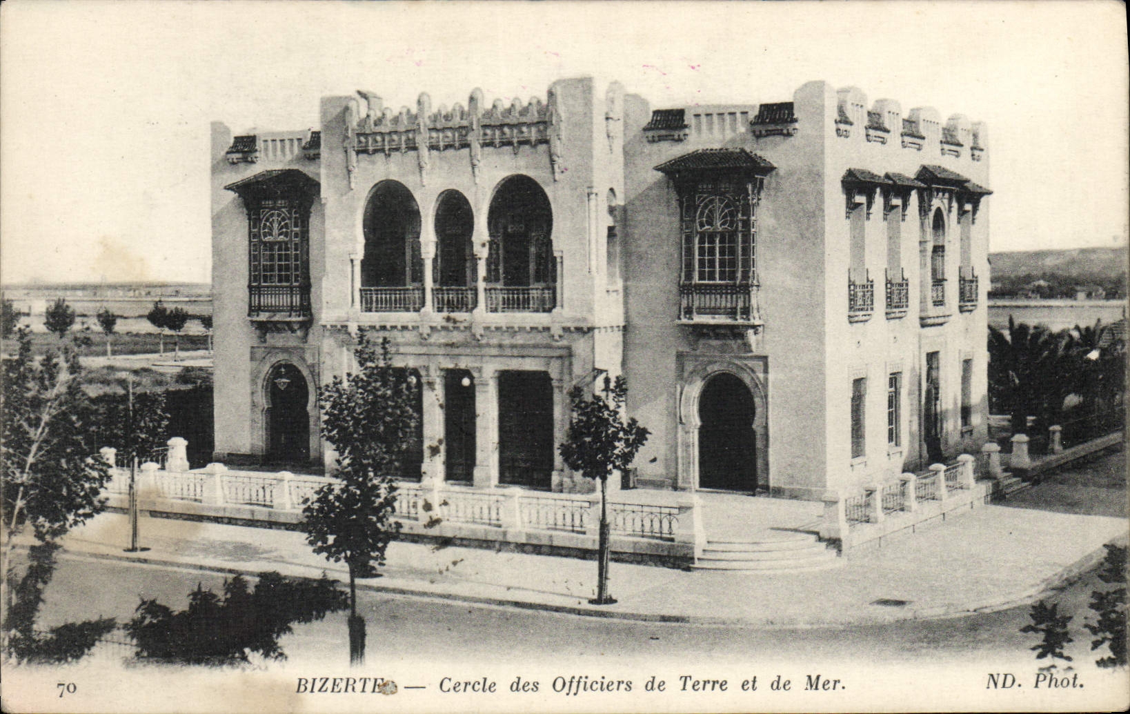 CPA Bizerte Cercle des officiers de Terre et de mer Militaria