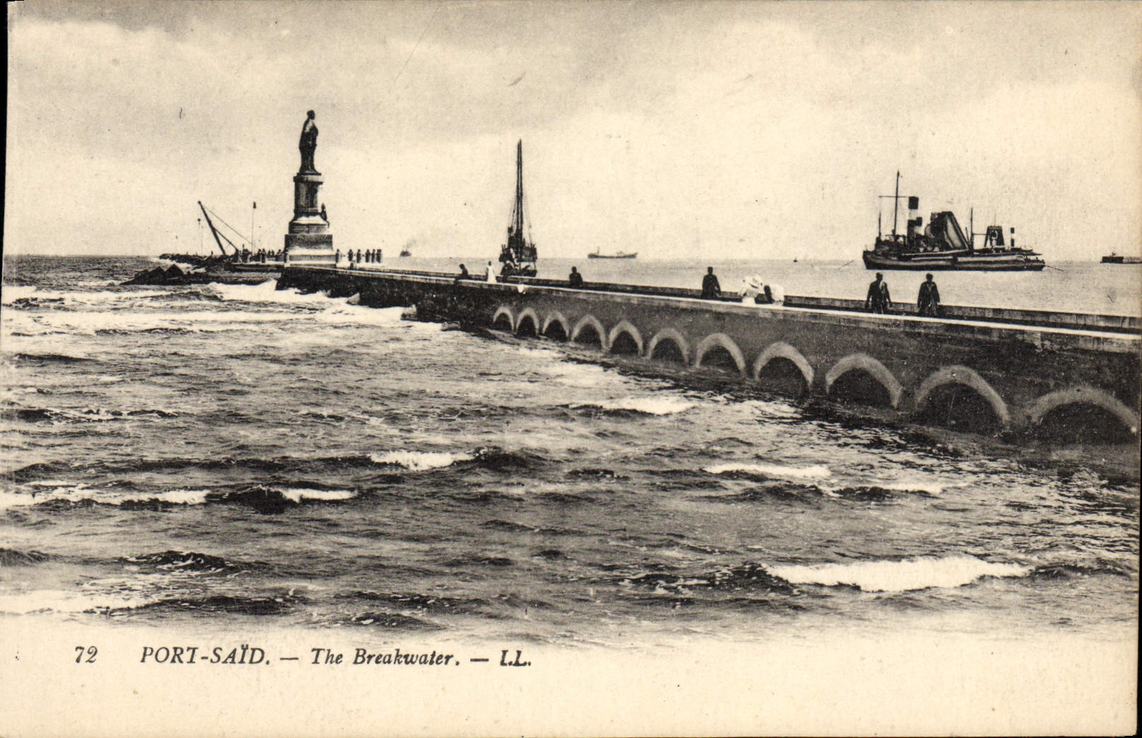 VINTAGE POSTCARD Port Saïd The breakwater