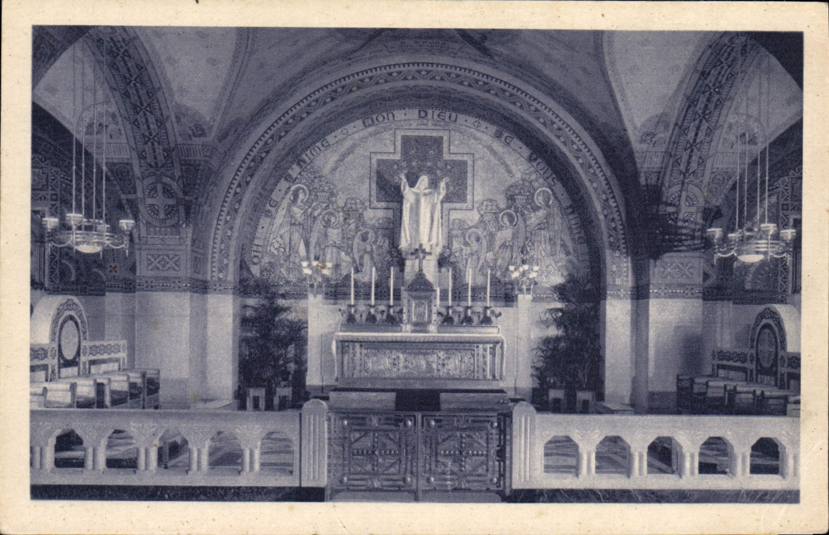 Basílica de Lisieux de la POSTAL de la VENDIMIA la cripta