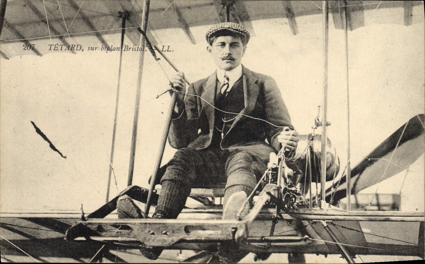 CPA Avion Aviation Tetard sur biplan Bristol